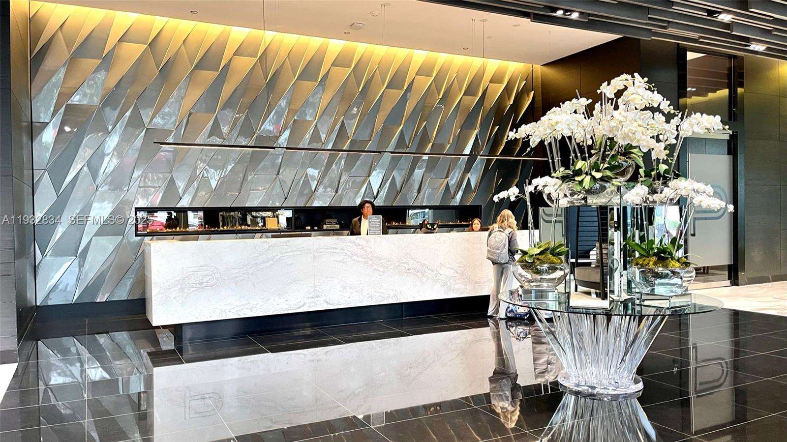 Paramount Miami Worldcenter at 851 1 Ave, Miami, FL 33132 - For Sale photo 46