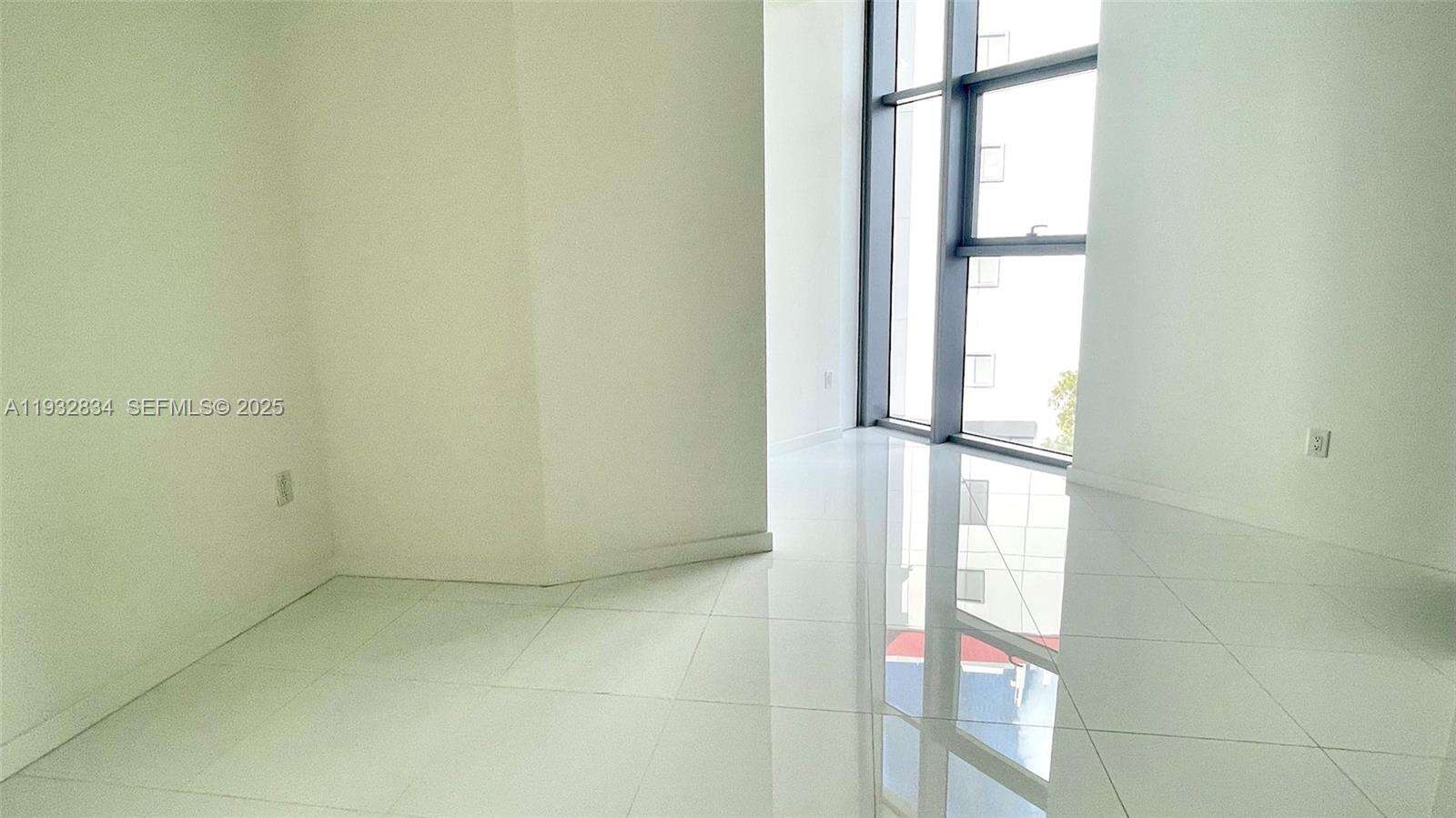 Paramount Miami Worldcenter at 851 1 Ave, Miami, FL 33132 - For Sale photo 7