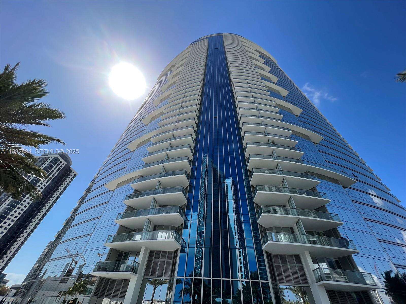 Paramount Miami Worldcenter at 851 1 Ave, Miami, FL 33132 - For Sale photo 65