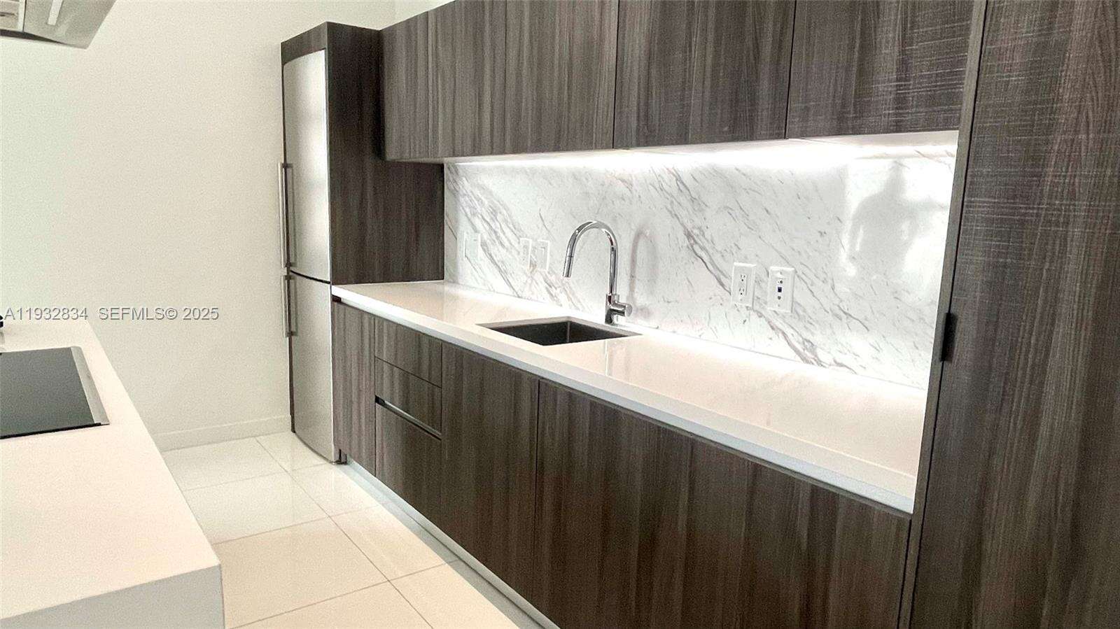 Paramount Miami Worldcenter at 851 1 Ave, Miami, FL 33132 - For Sale photo 70