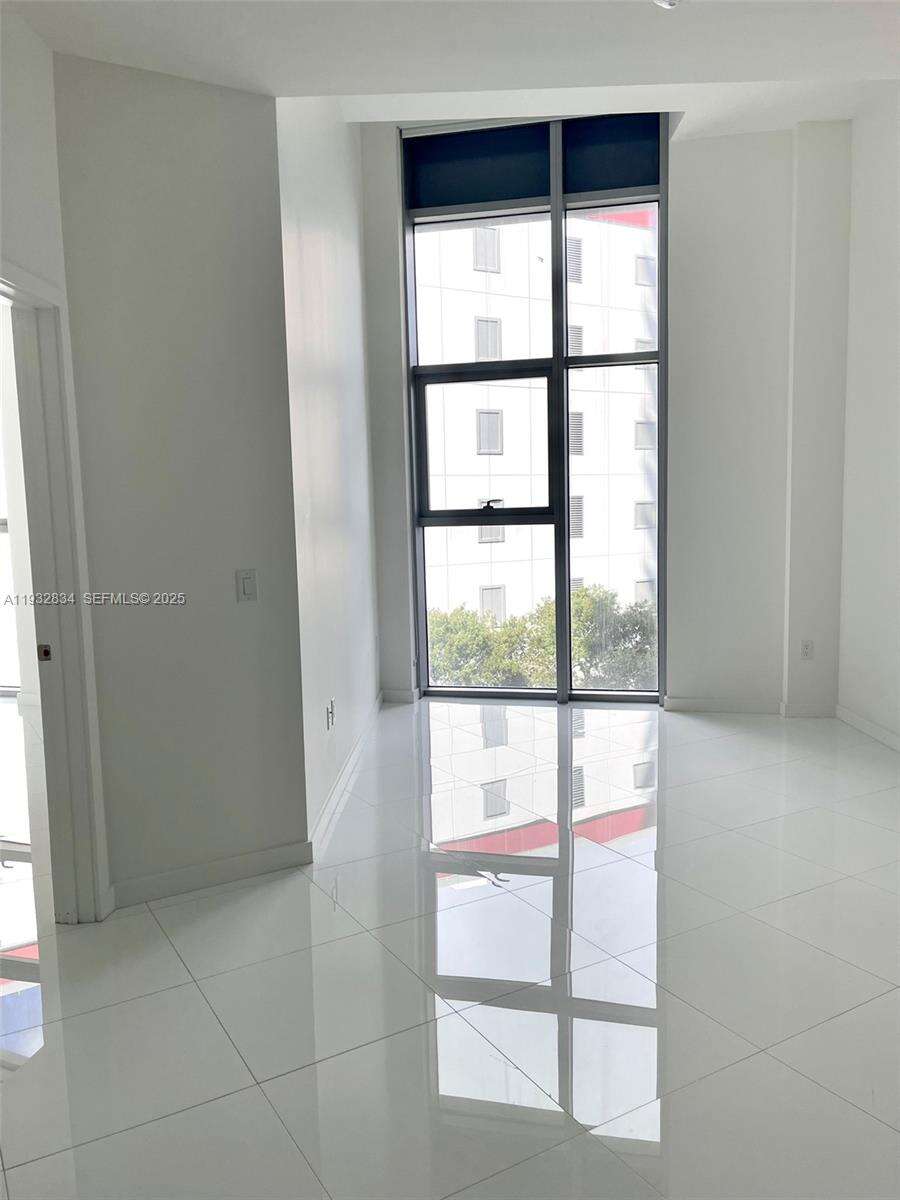 Paramount Miami Worldcenter at 851 1 Ave, Miami, FL 33132 - For Sale photo 8