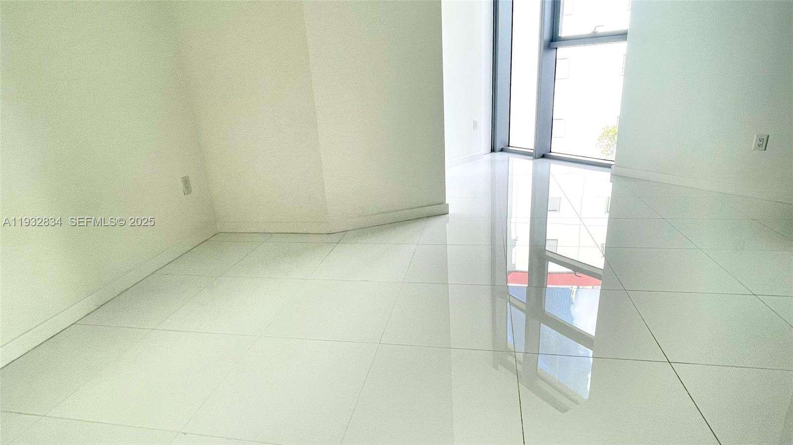 Paramount Miami Worldcenter at 851 1 Ave, Miami, FL 33132 - For Sale photo 10