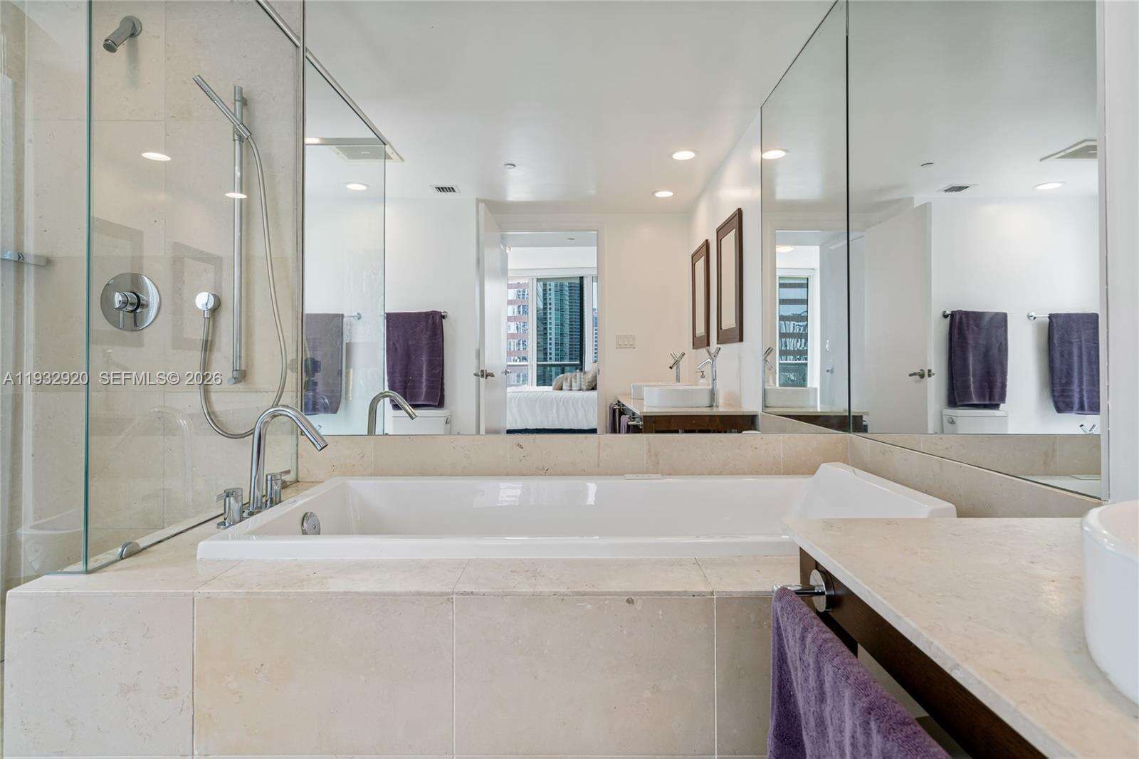 Icon Brickell 2 at 495 Brickell Ave, Miami, FL 33131 - For Sale photo 10