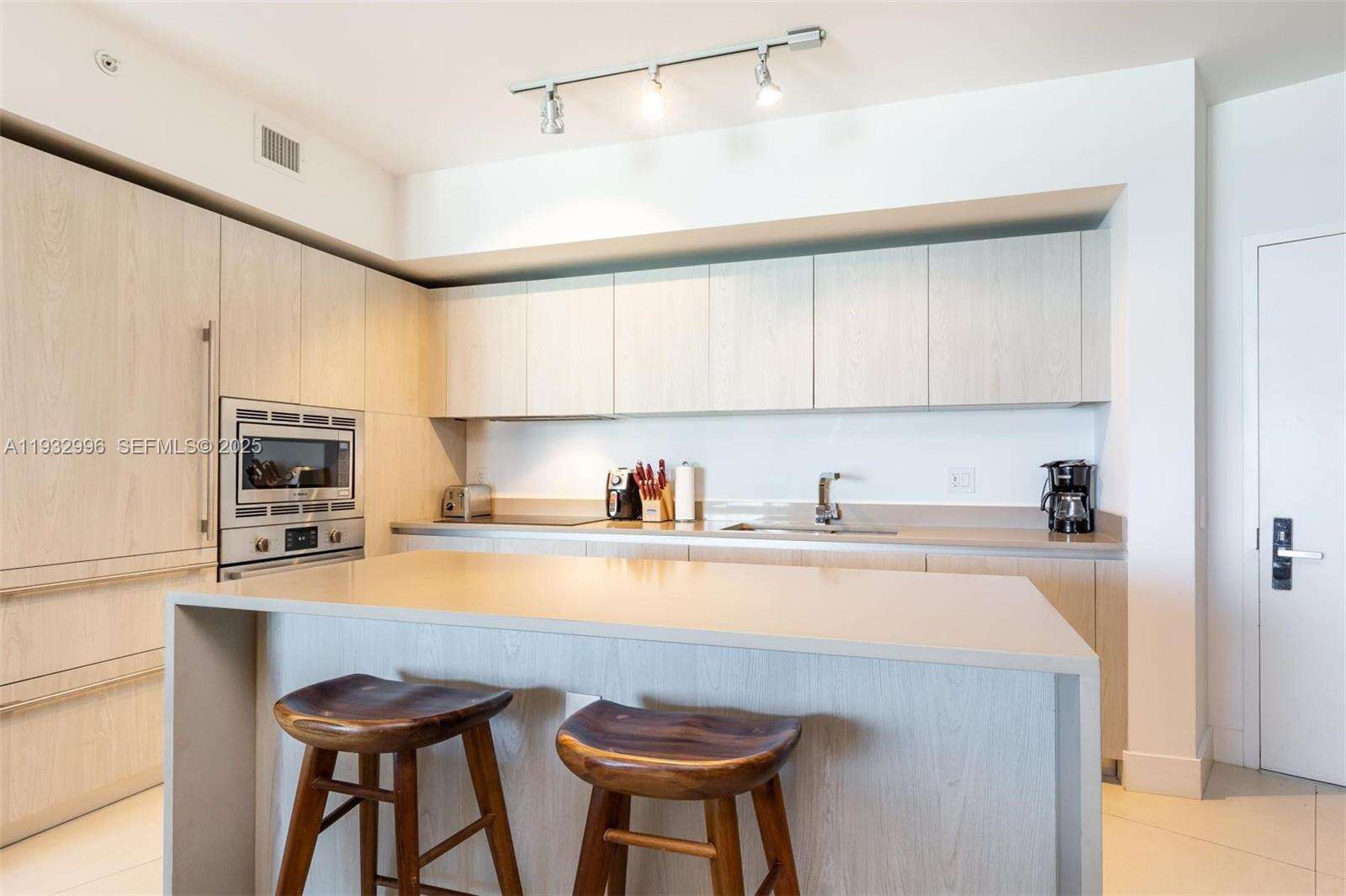 Hyde Resort at 4111 Ocean Dr, Hollywood, FL 33019 - For Sale photo 10