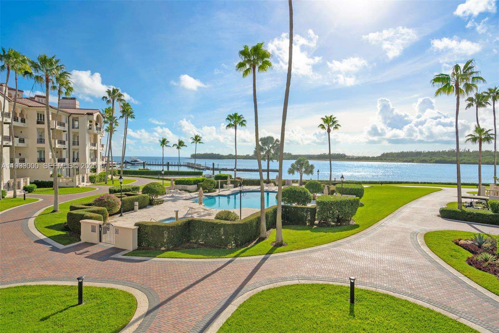 Bayside Village East Condos for Sale & Rent | Picture 1