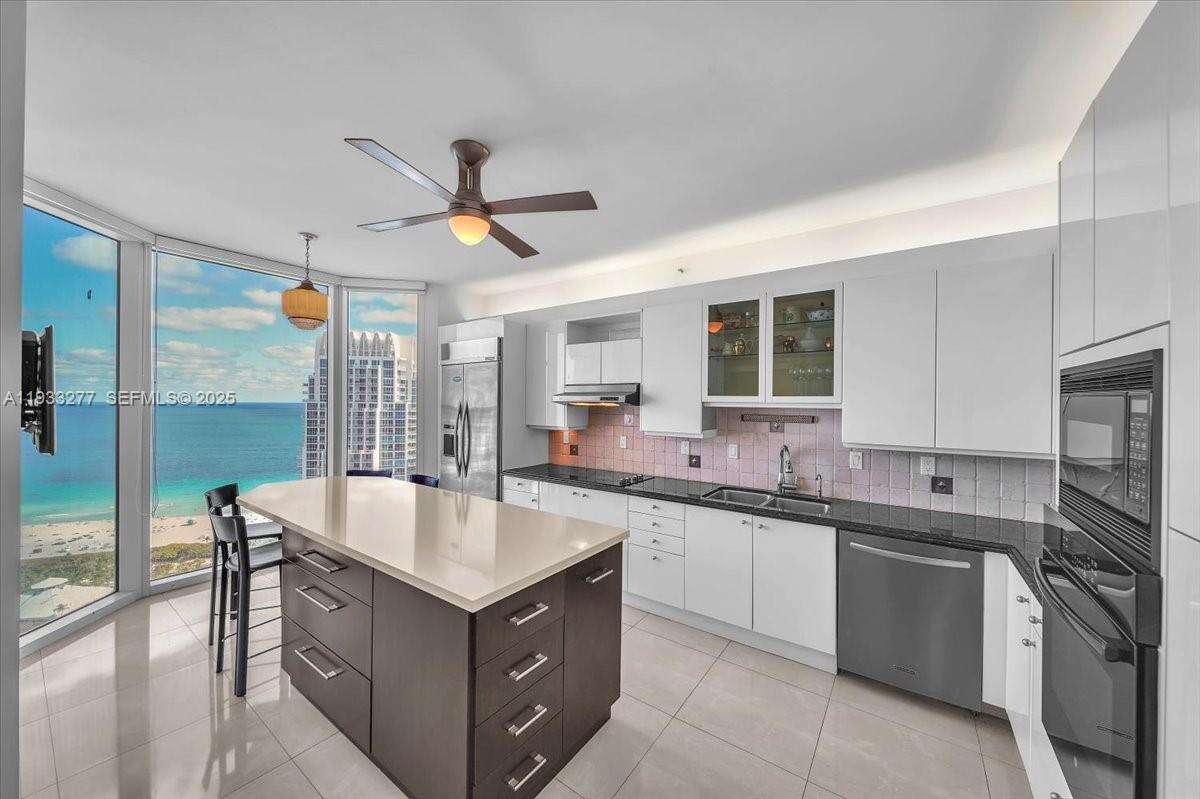 PORTOFINO TOWER - 300 Pointe Dr, Miami Beach, FL 33139 | Picture 10