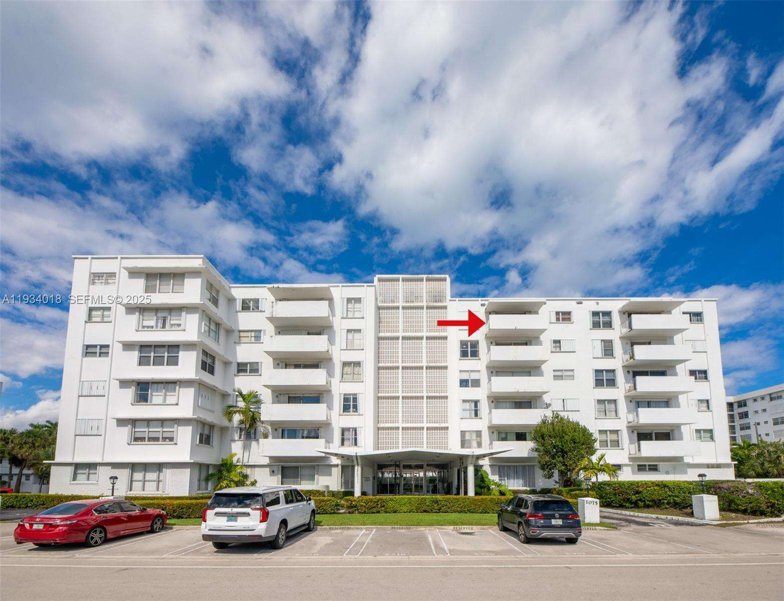 Berkshire House Condos for Sale & Rent | Picture 1