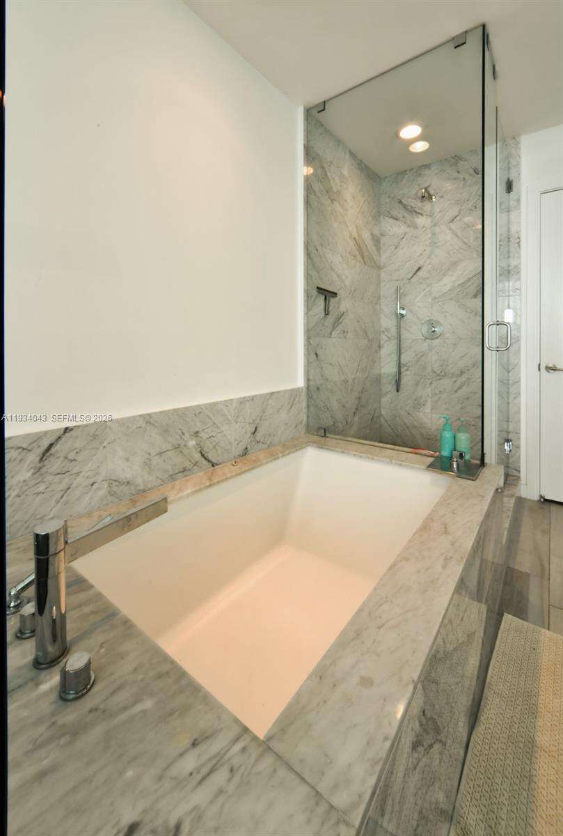 GRAN PARAISO - 480 31 St, Miami, FL 33137 | Picture 9