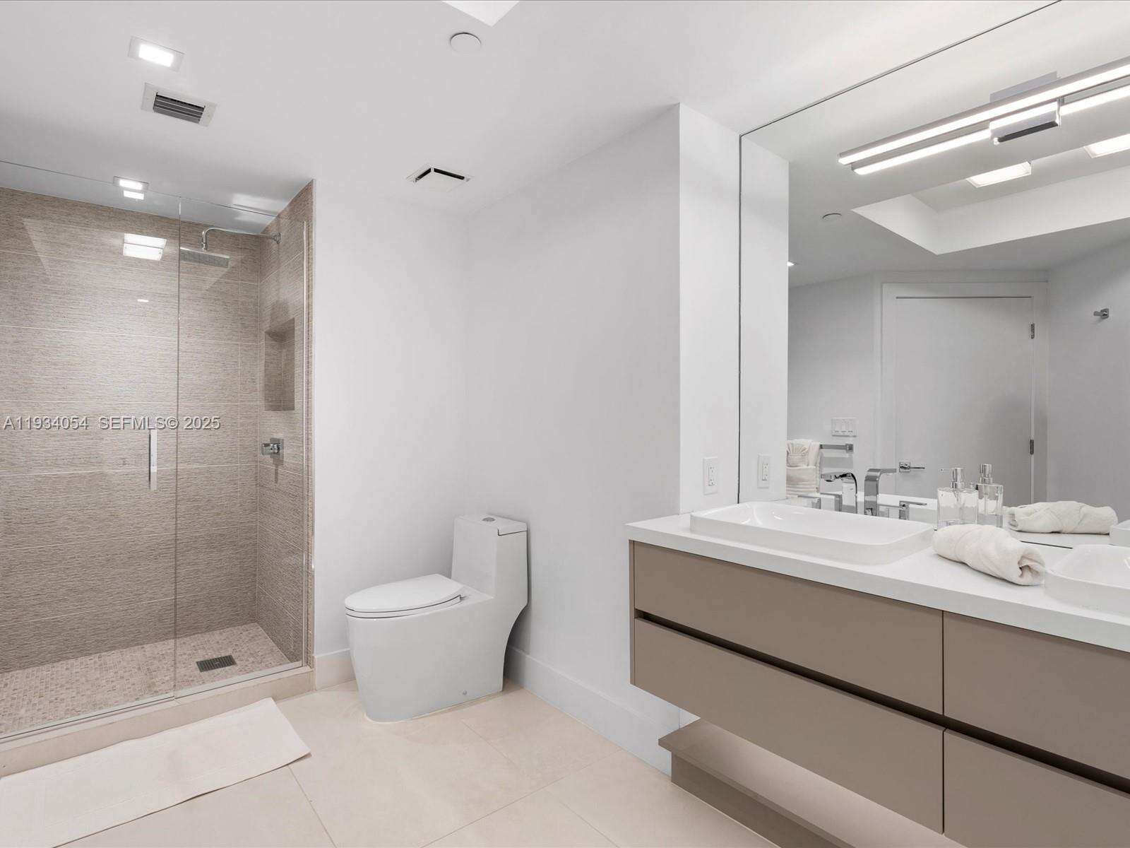 2000 Williams Island at 2000 Island Blvd, Aventura, FL 33160 - For Sale photo 30
