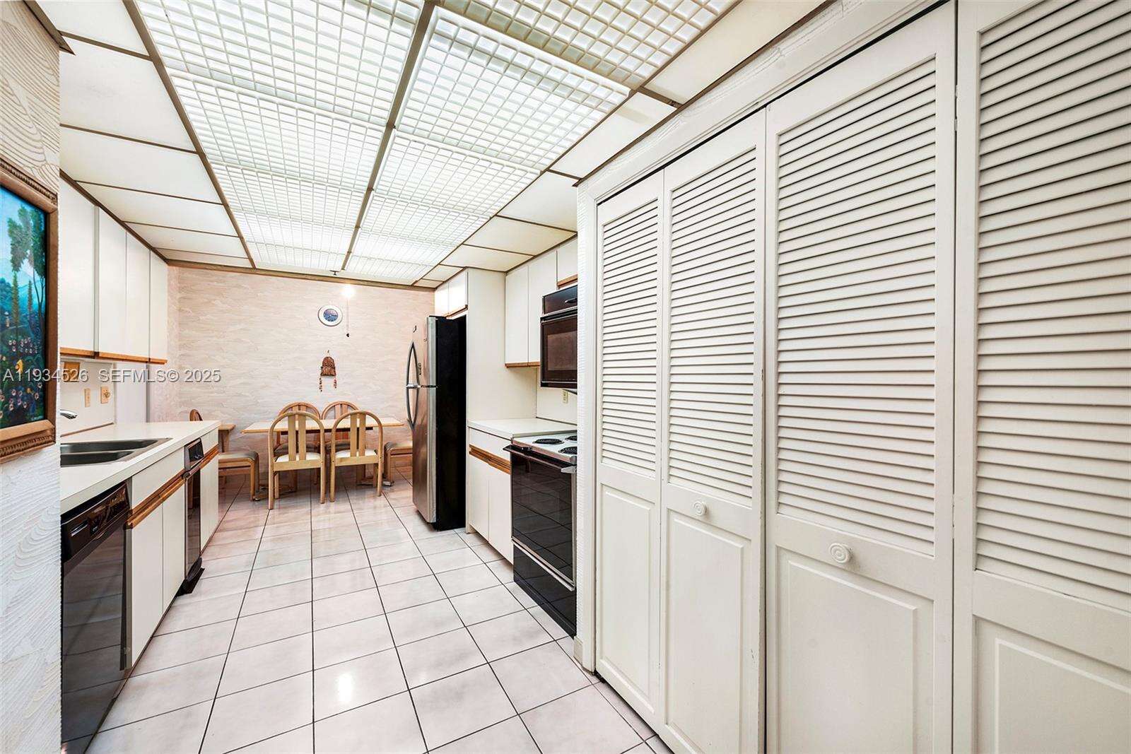 THE TIFFANY OF BAL HARBOUR - 10175 Collins Ave, Bal Harbour, FL 33154 | Picture 16