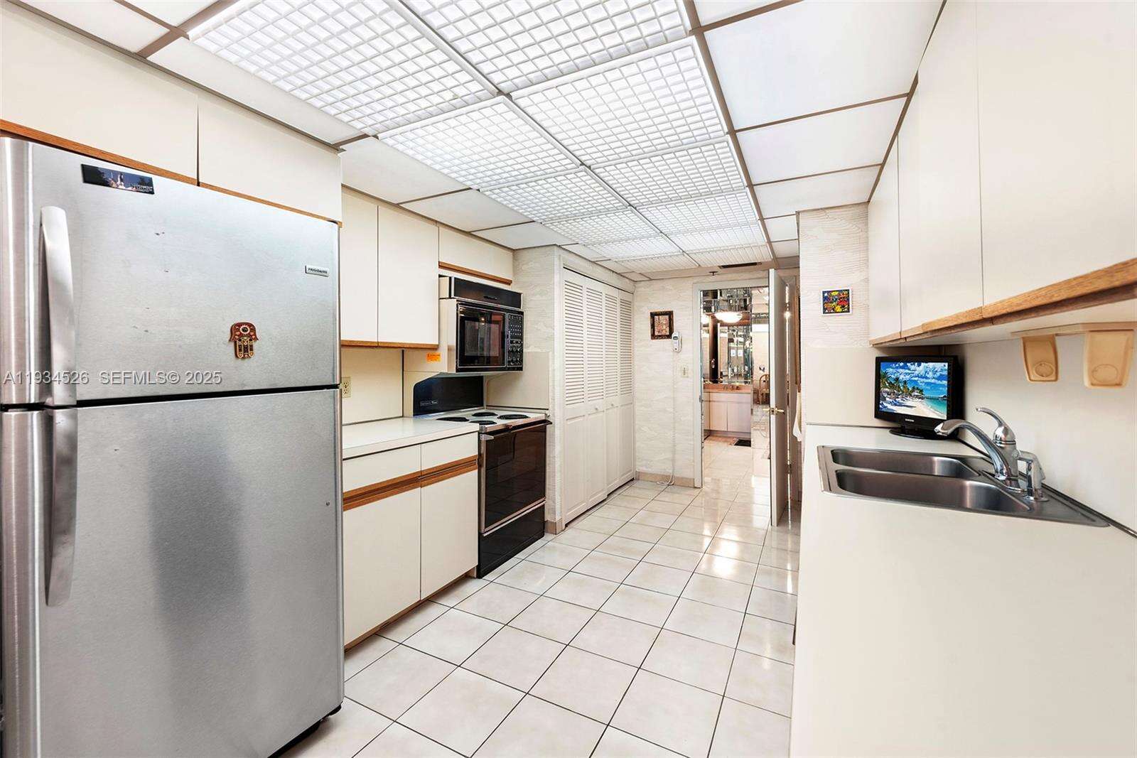 THE TIFFANY OF BAL HARBOUR - 10175 Collins Ave, Bal Harbour, FL 33154 | Picture 19