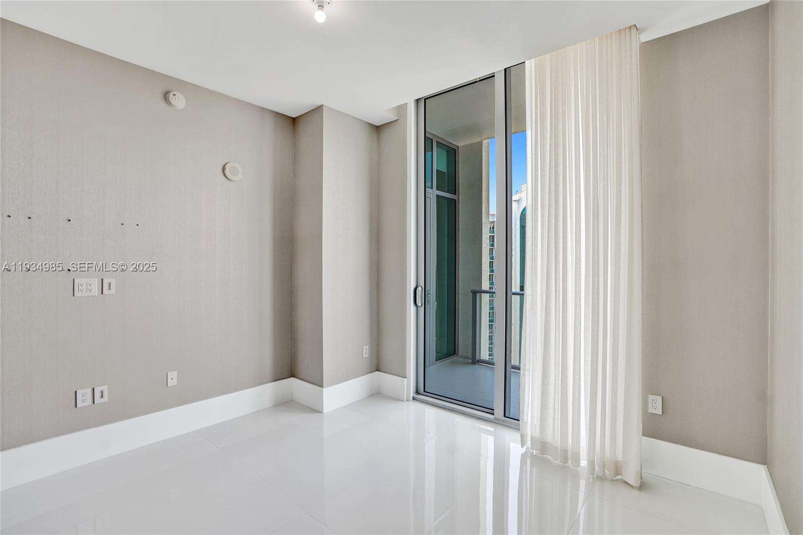 PARQUE TOWERS - 300 Sunny Isles Blvd, Sunny Isles Beach, FL 33160 | Picture 14