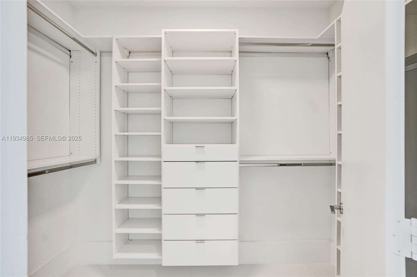 PARQUE TOWERS - 300 Sunny Isles Blvd, Sunny Isles Beach, FL 33160 | Picture 27