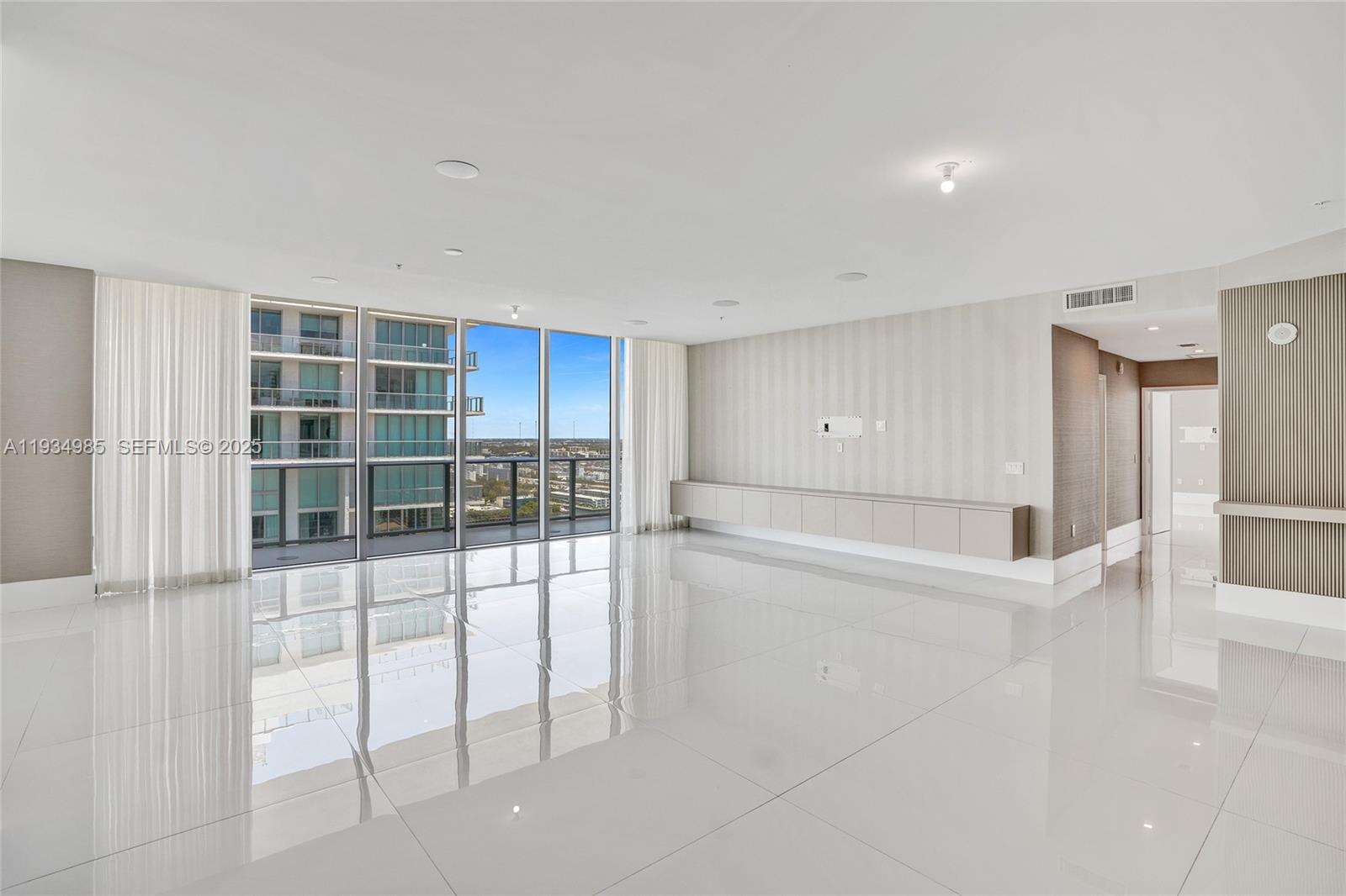 PARQUE TOWERS - 300 Sunny Isles Blvd, Sunny Isles Beach, FL 33160 | Picture 36