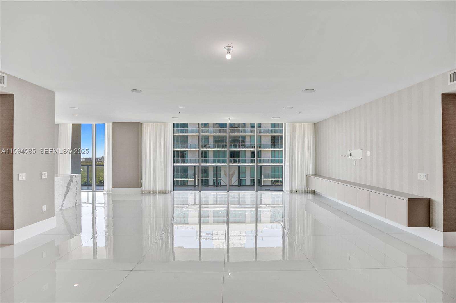 PARQUE TOWERS - 300 Sunny Isles Blvd, Sunny Isles Beach, FL 33160 | Picture 37
