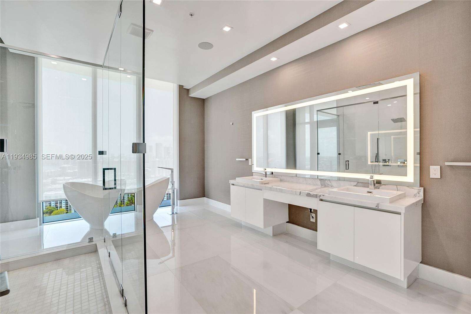 PARQUE TOWERS - 300 Sunny Isles Blvd, Sunny Isles Beach, FL 33160 | Picture 57