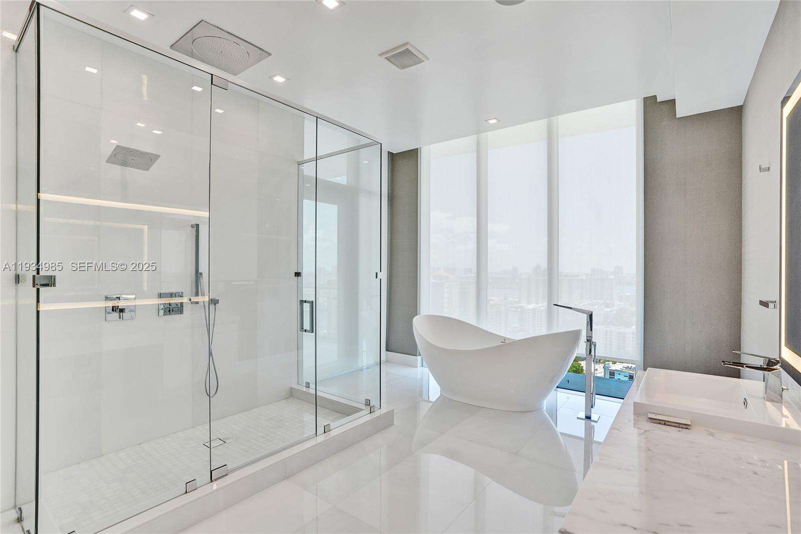 PARQUE TOWERS - 300 Sunny Isles Blvd, Sunny Isles Beach, FL 33160 | Picture 58
