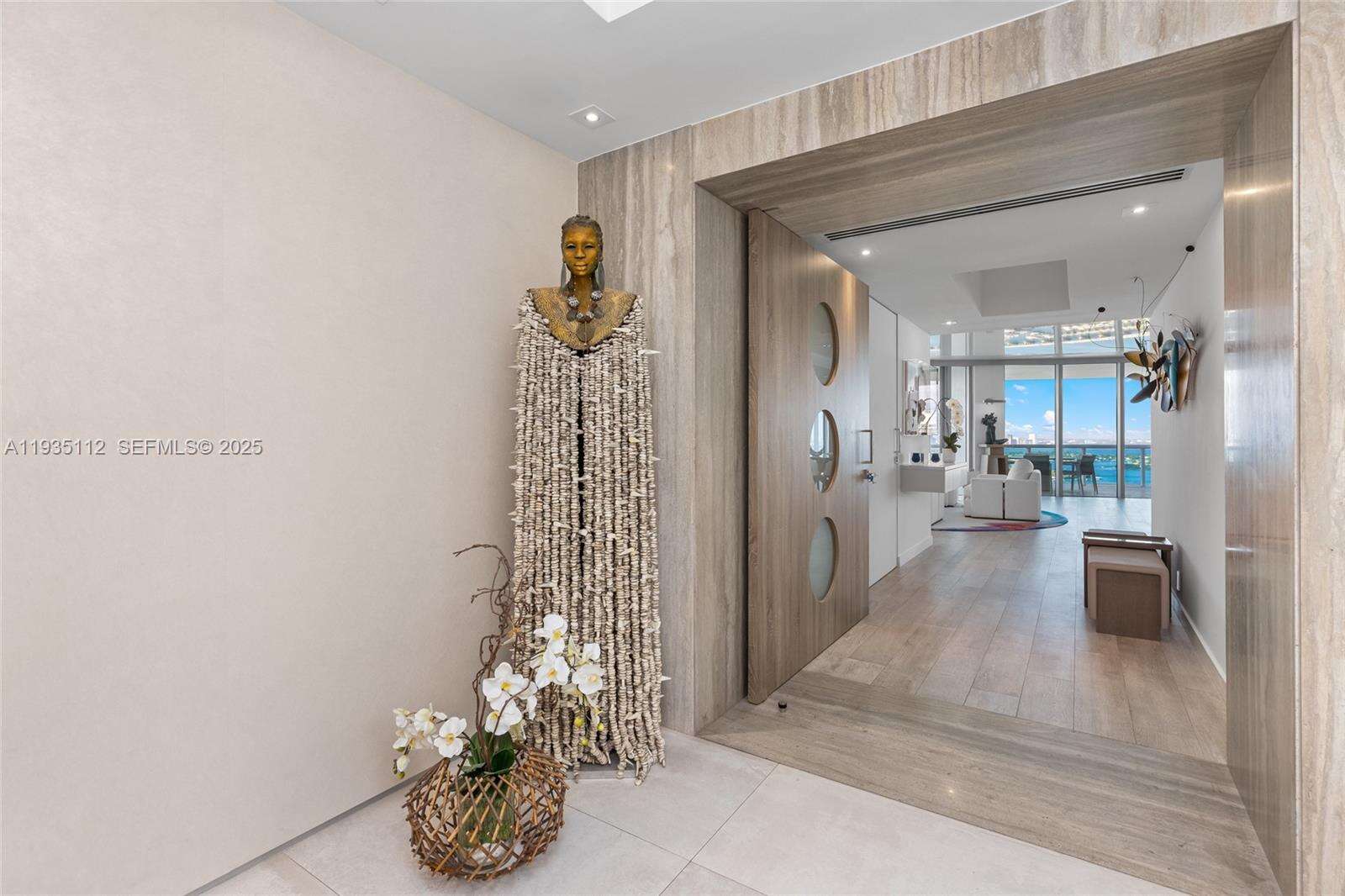 MURANO AT PORTOFINO - 1000 Pointe Dr, Miami Beach, FL 33139 | Picture 4