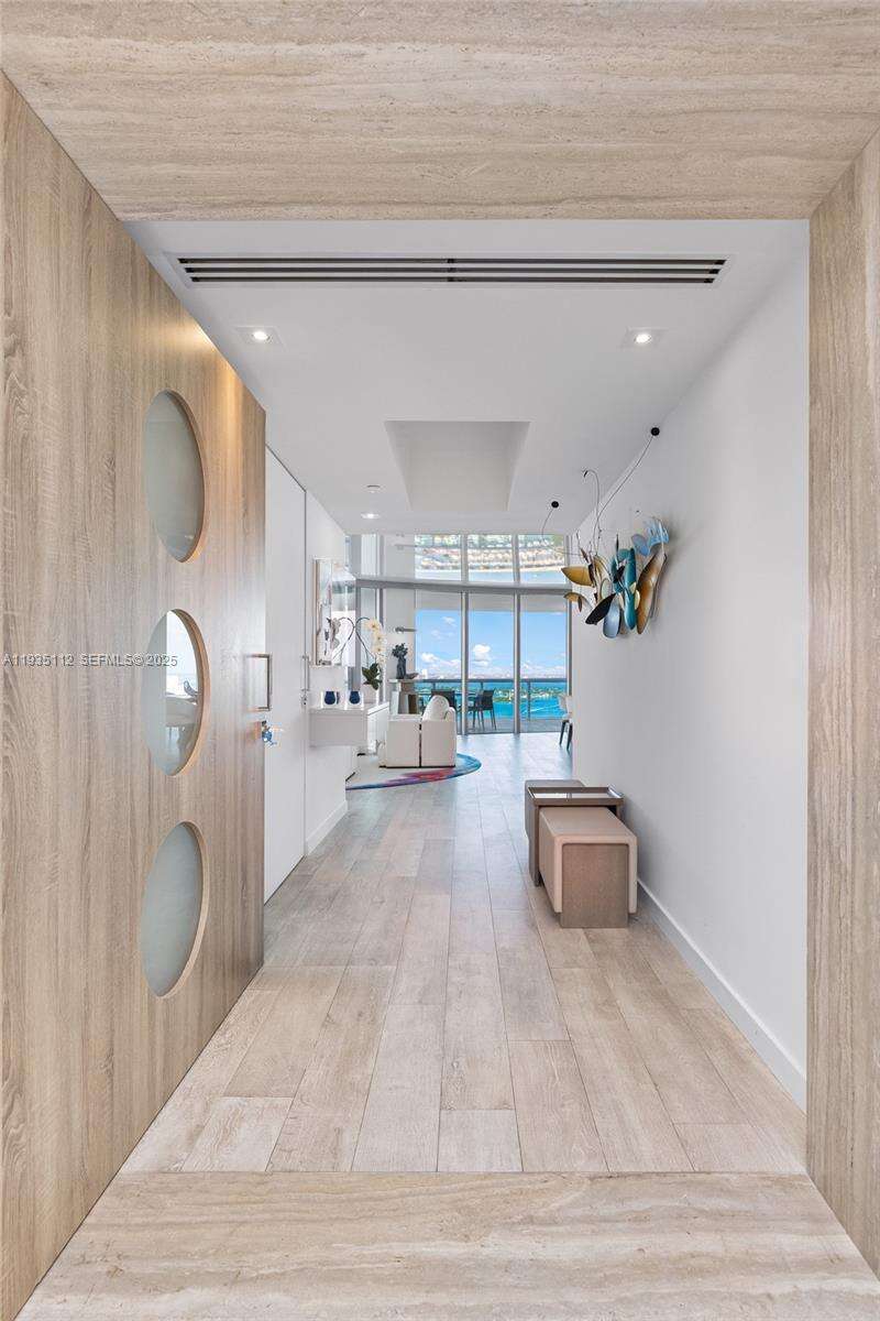 MURANO AT PORTOFINO - 1000 Pointe Dr, Miami Beach, FL 33139 | Picture 5