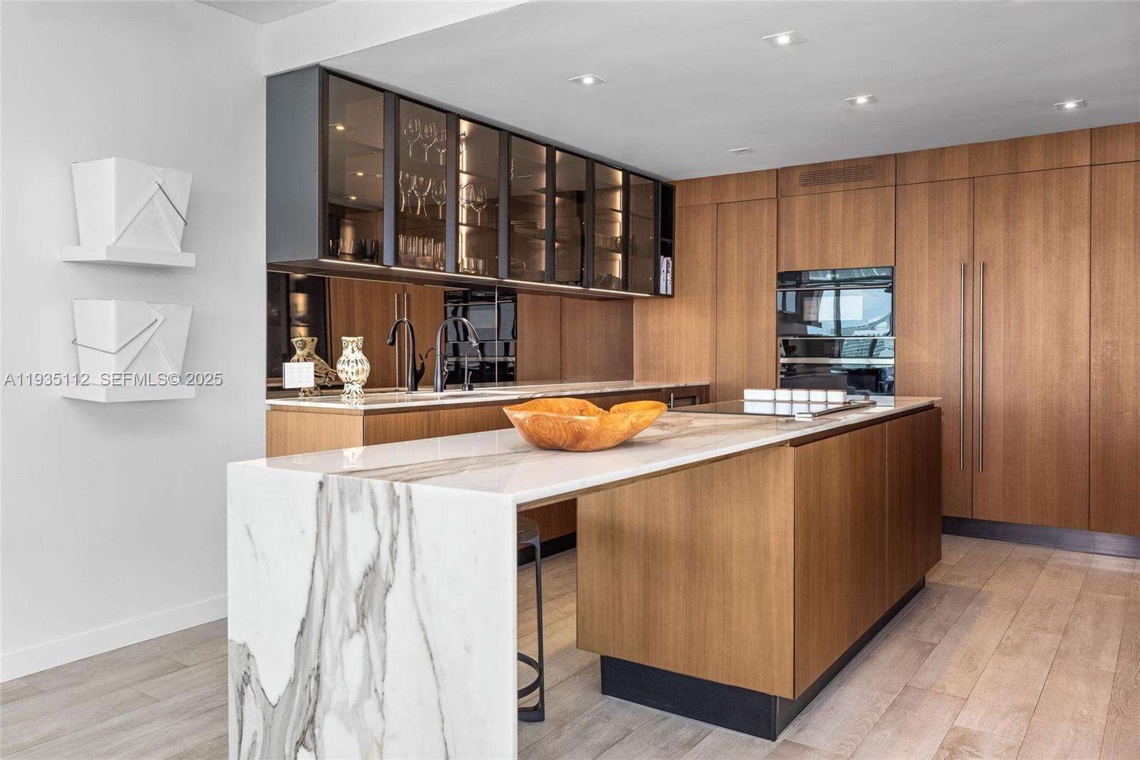 MURANO AT PORTOFINO - 1000 Pointe Dr, Miami Beach, FL 33139 | Picture 7