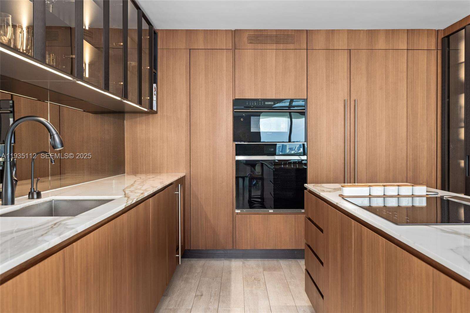 MURANO AT PORTOFINO - 1000 Pointe Dr, Miami Beach, FL 33139 | Picture 8