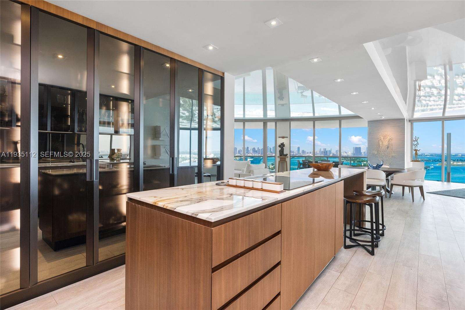 MURANO AT PORTOFINO - 1000 Pointe Dr, Miami Beach, FL 33139 | Picture 9