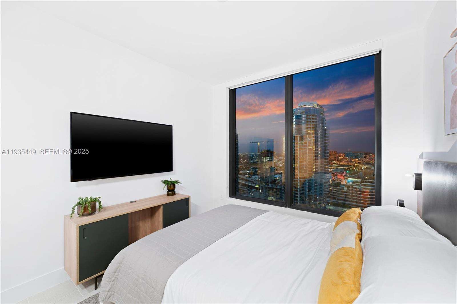 159 NE 6TH STREET - 159 6 St, Miami, FL 33132 | Picture 17