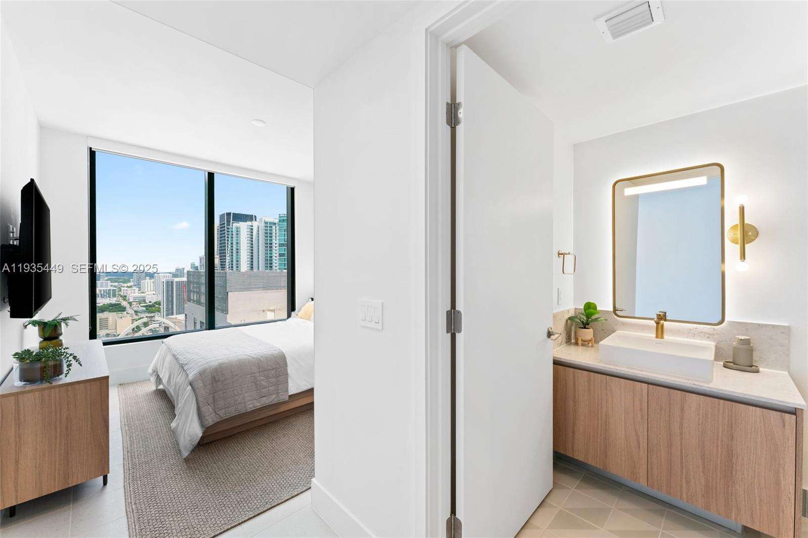 159 NE 6TH STREET - 159 6 St, Miami, FL 33132 | Picture 18