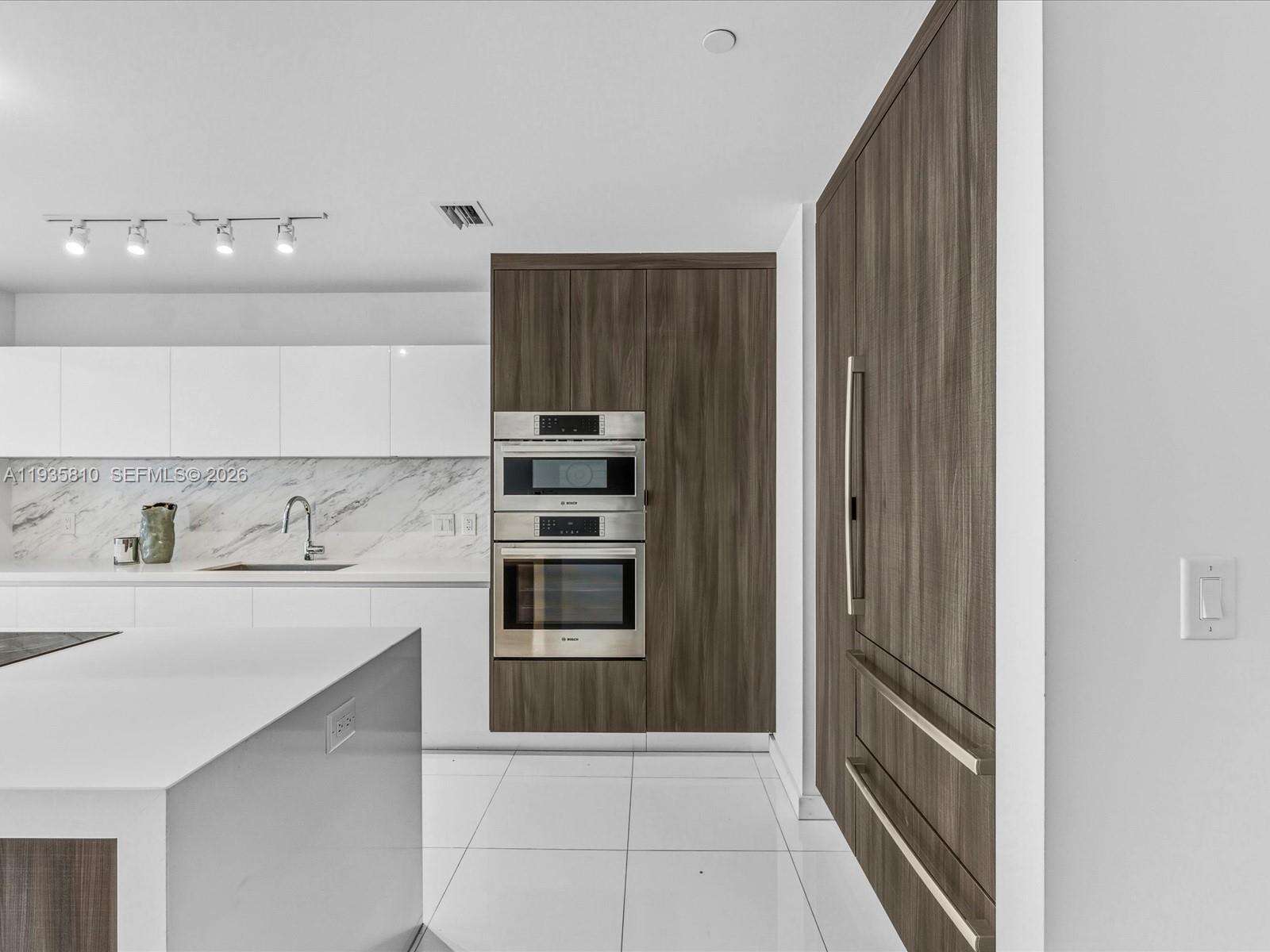 PARAMOUNT MIAMI WORLDCENTER - 851 1 Ave, Miami, FL 33132 | Picture 12