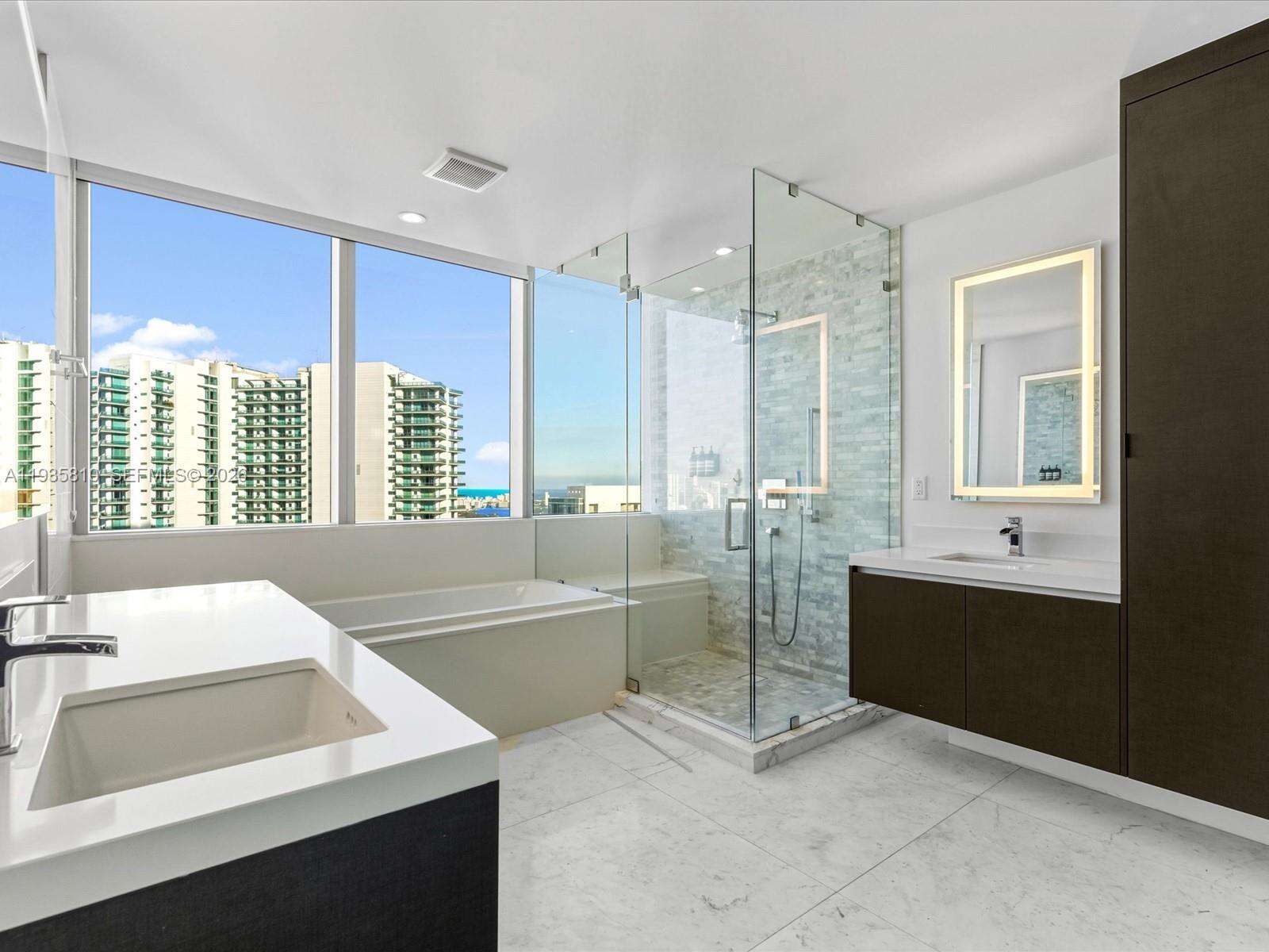PARAMOUNT MIAMI WORLDCENTER - 851 1 Ave, Miami, FL 33132 | Picture 24