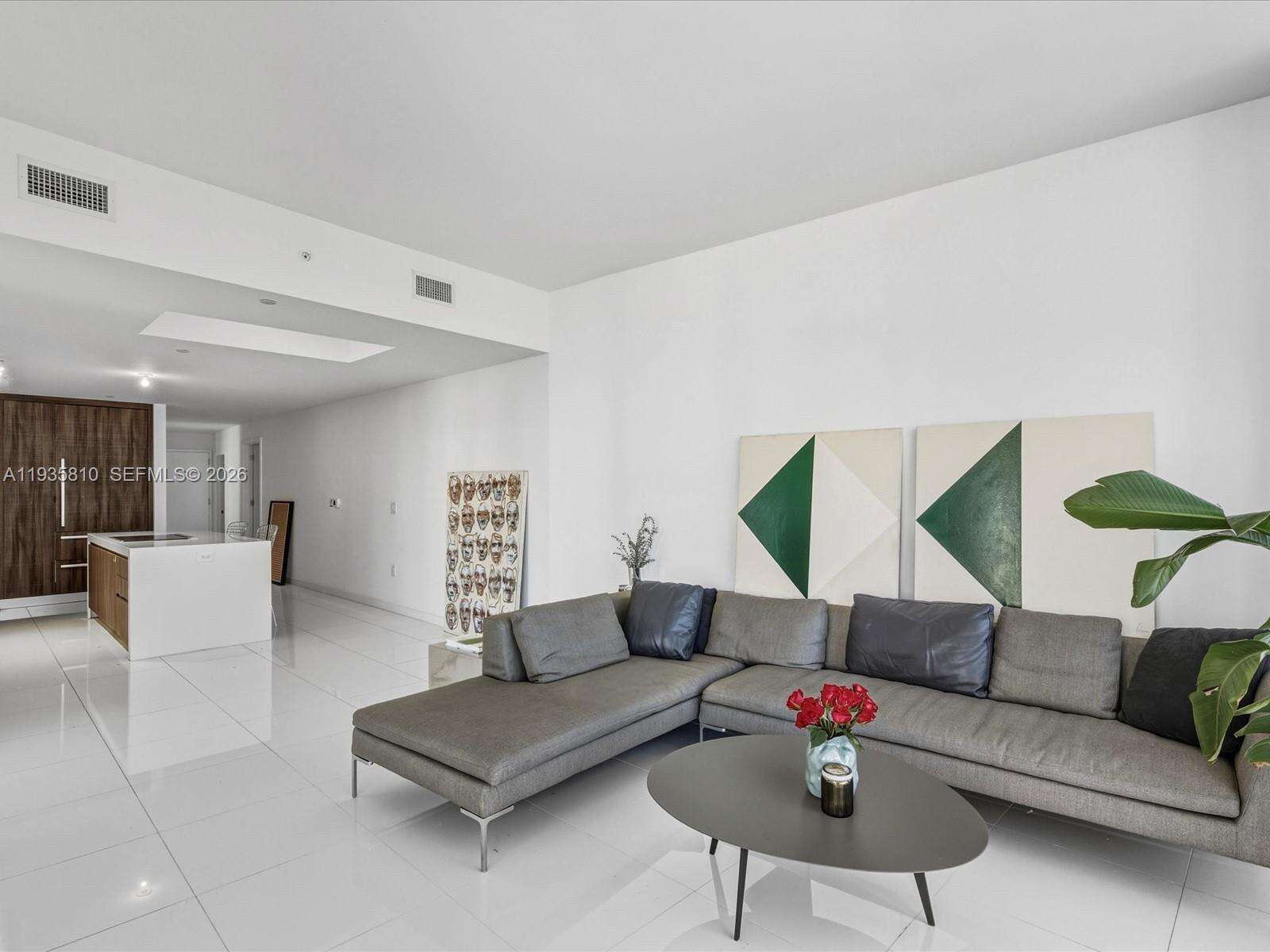 PARAMOUNT MIAMI WORLDCENTER - 851 1 Ave, Miami, FL 33132 | Picture 4