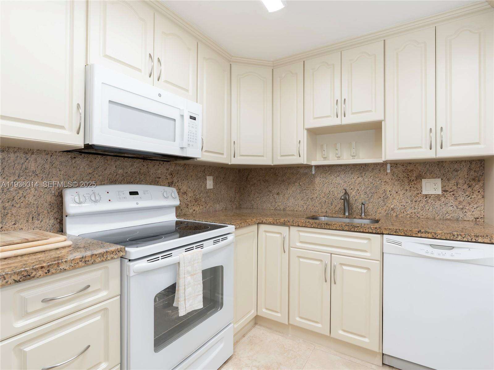 Sea Air Towers at 3725 Ocean Dr, Hollywood, FL 33019 - For Sale photo 5