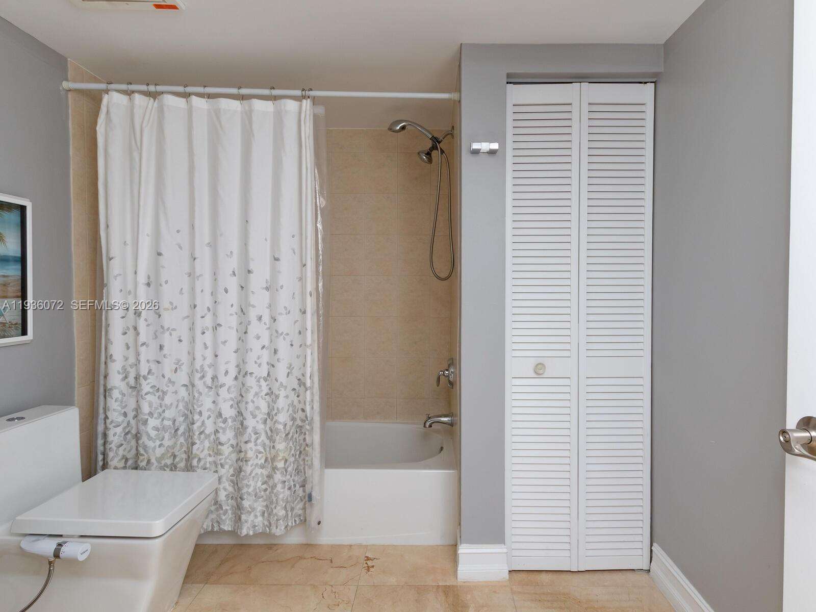 La Perla at 16699 Collins Ave, Sunny Isles Beach, FL 33160 - For Sale photo 30