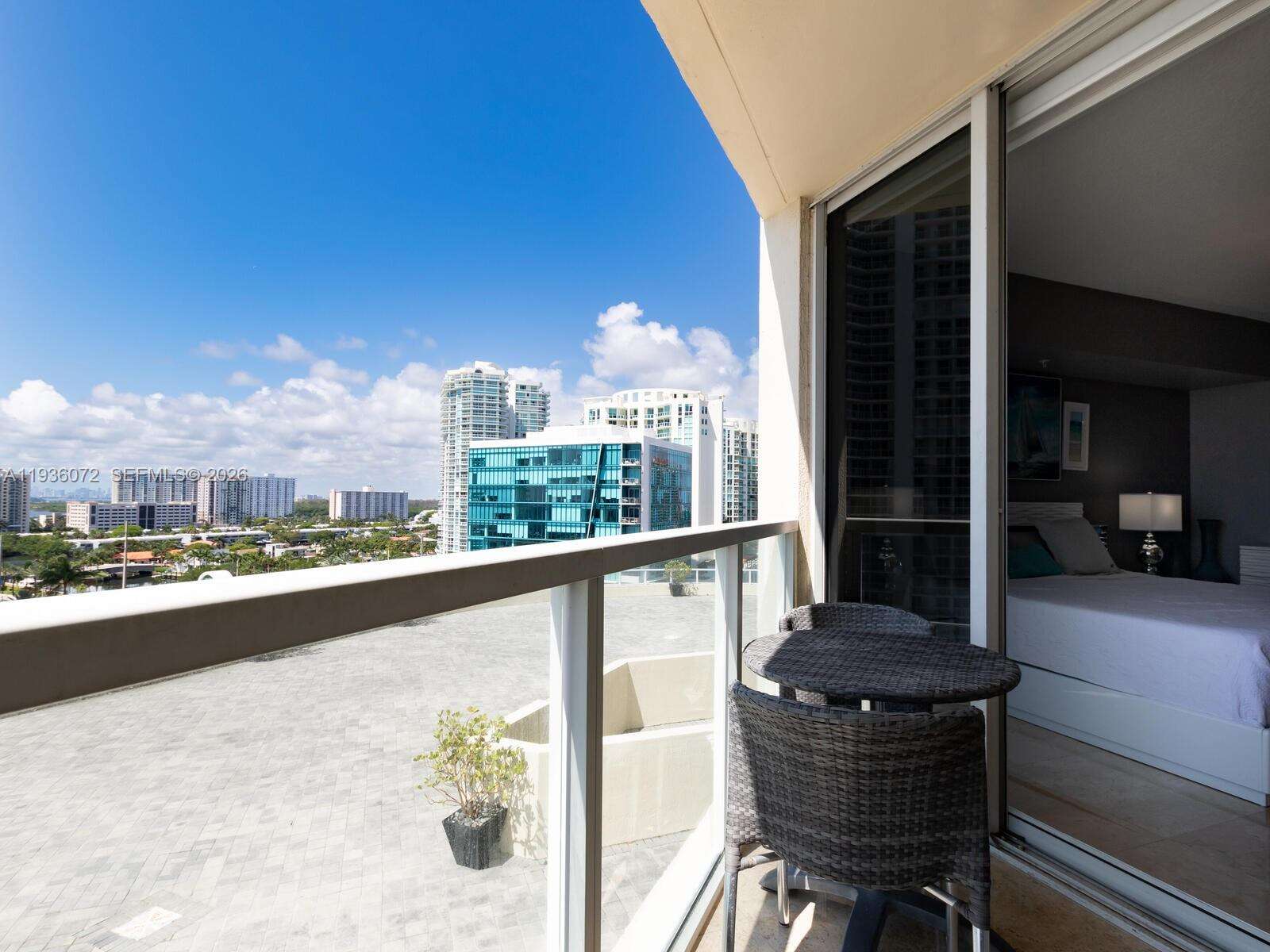 La Perla at 16699 Collins Ave, Sunny Isles Beach, FL 33160 - For Sale photo 33