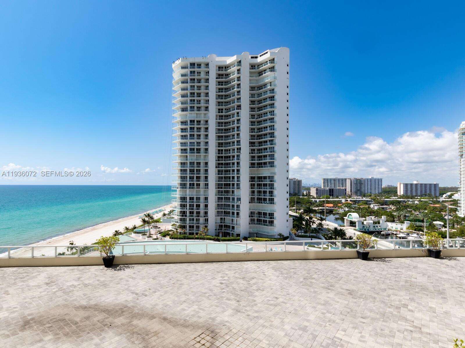 La Perla at 16699 Collins Ave, Sunny Isles Beach, FL 33160 - For Sale photo 39
