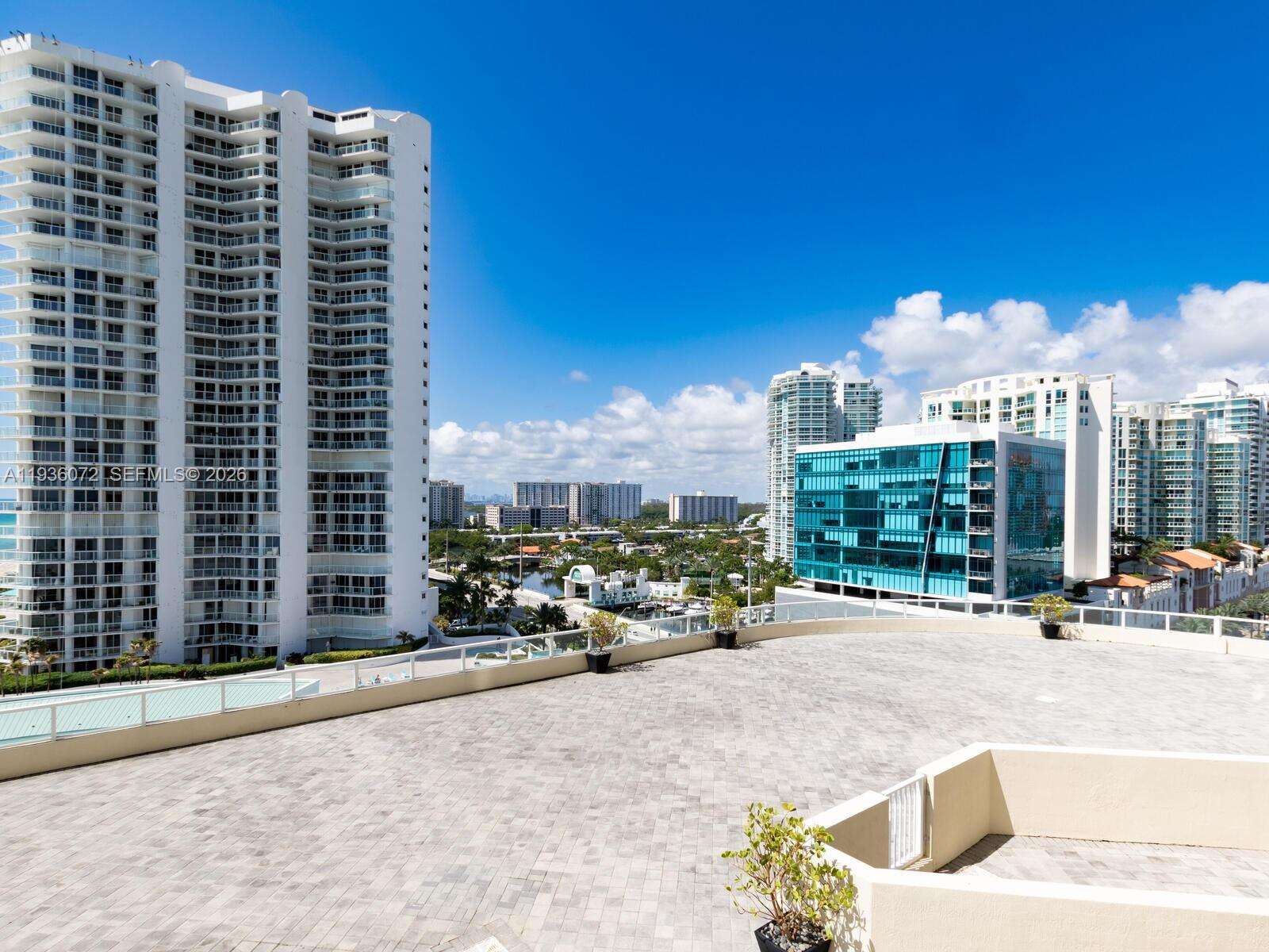 La Perla at 16699 Collins Ave, Sunny Isles Beach, FL 33160 - For Sale photo 40
