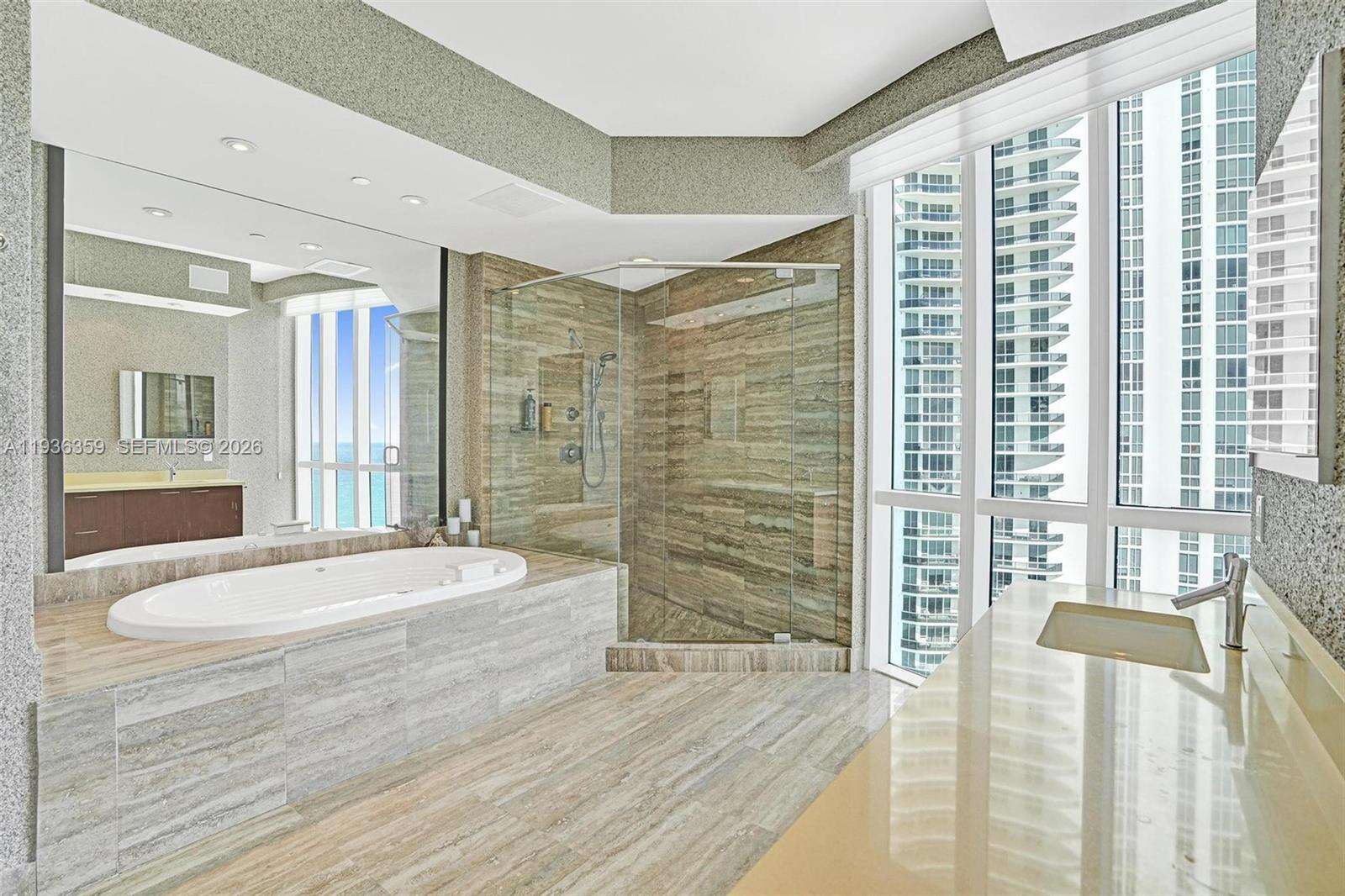 TDR TOWER III - 15811 Collins Ave, Sunny Isles Beach, FL 33160 | Picture 23