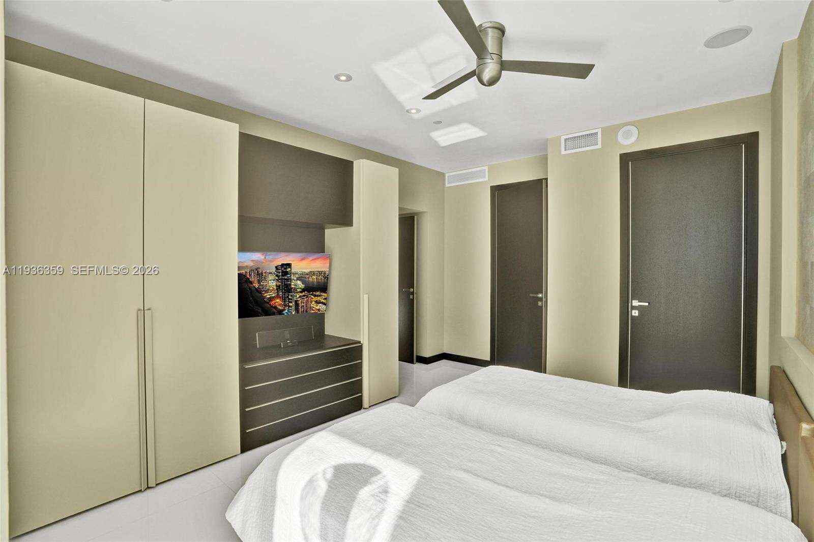 TDR TOWER III - 15811 Collins Ave, Sunny Isles Beach, FL 33160 | Picture 34