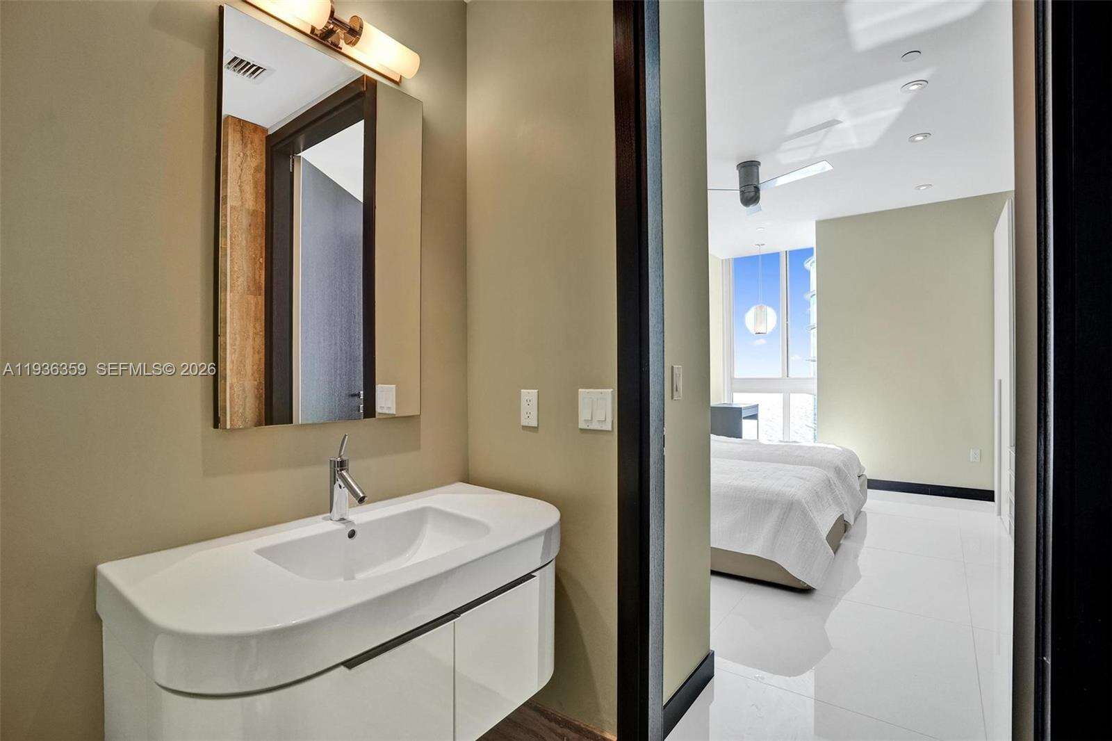 TDR TOWER III - 15811 Collins Ave, Sunny Isles Beach, FL 33160 | Picture 37