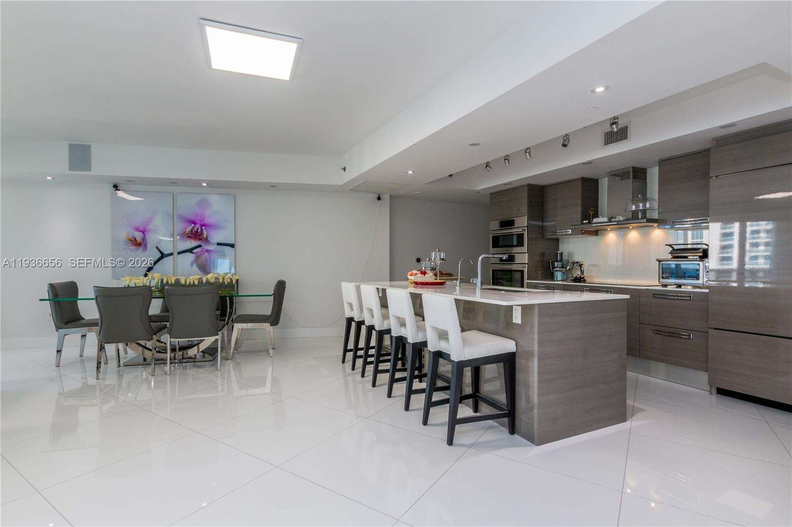 OCEAN FOUR - 17201 Collins Ave, Sunny Isles Beach, FL 33160 | Picture 6