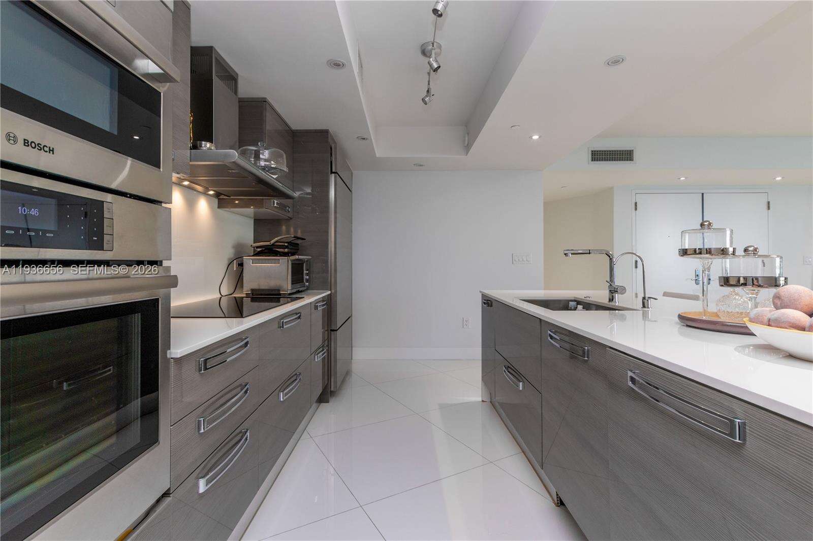 OCEAN FOUR - 17201 Collins Ave, Sunny Isles Beach, FL 33160 | Picture 9