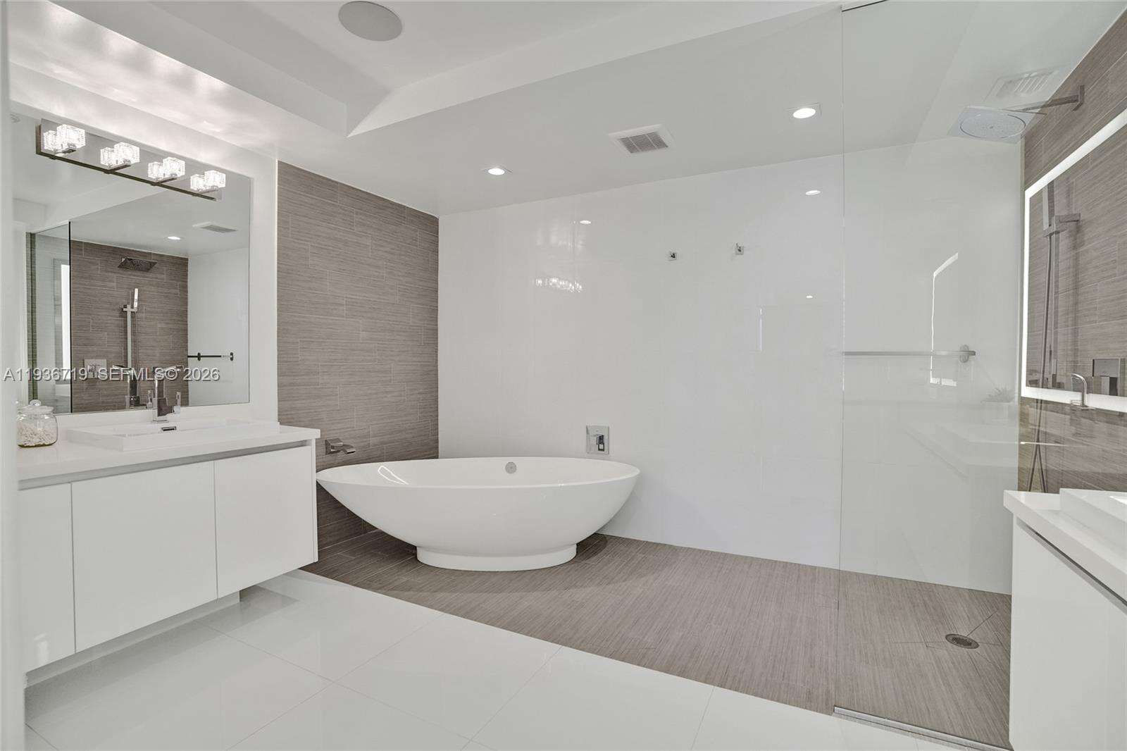 PARQUE TOWERS - 300 Sunny Isles Blvd, Sunny Isles Beach, FL 33160 | Picture 25