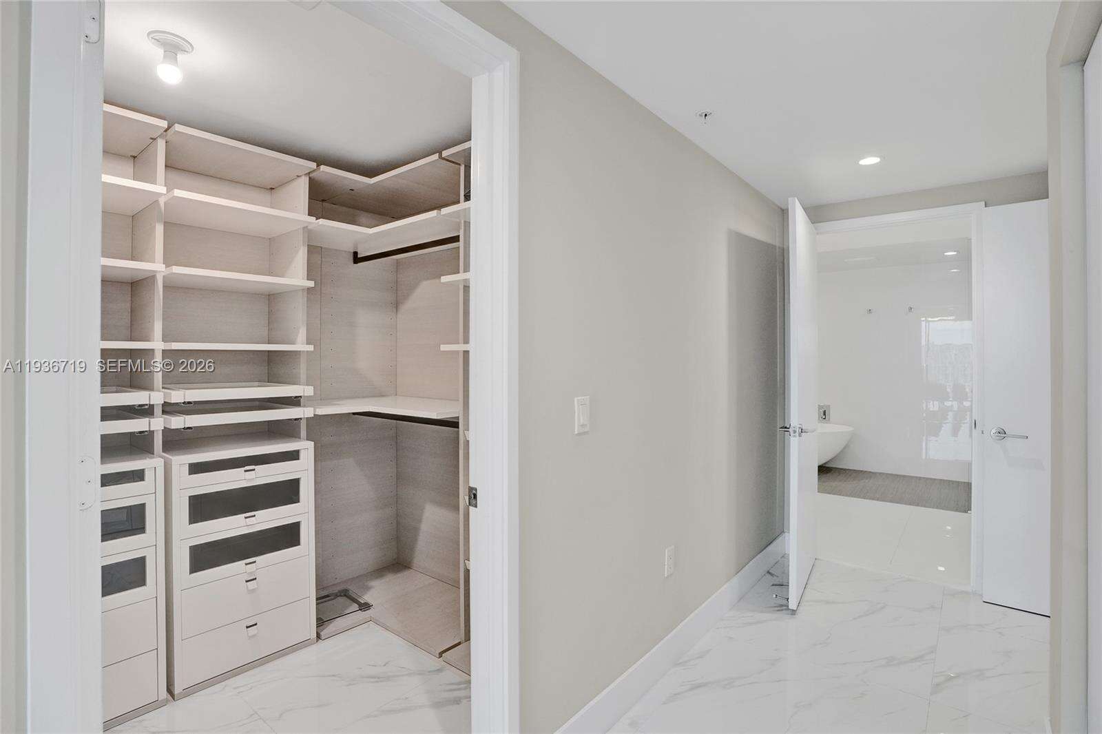 PARQUE TOWERS - 300 Sunny Isles Blvd, Sunny Isles Beach, FL 33160 | Picture 28