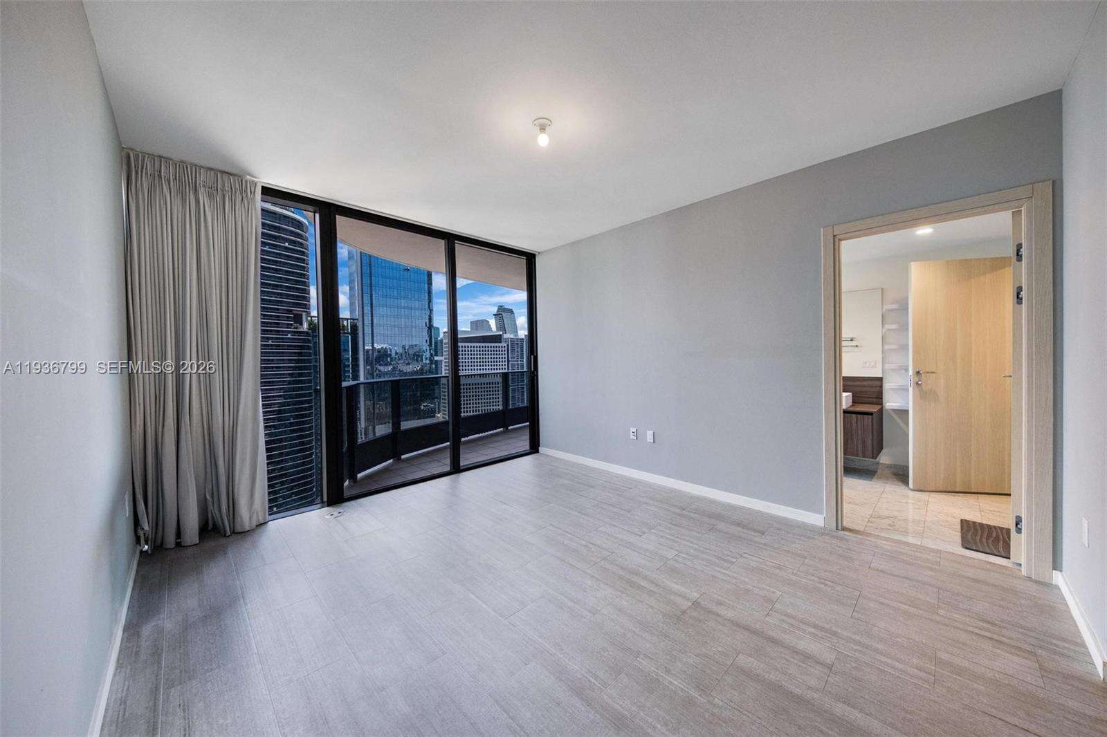 BRICKELL FLATIRON - 1000 Brickell Plz, Miami, FL 33131 | Picture 11