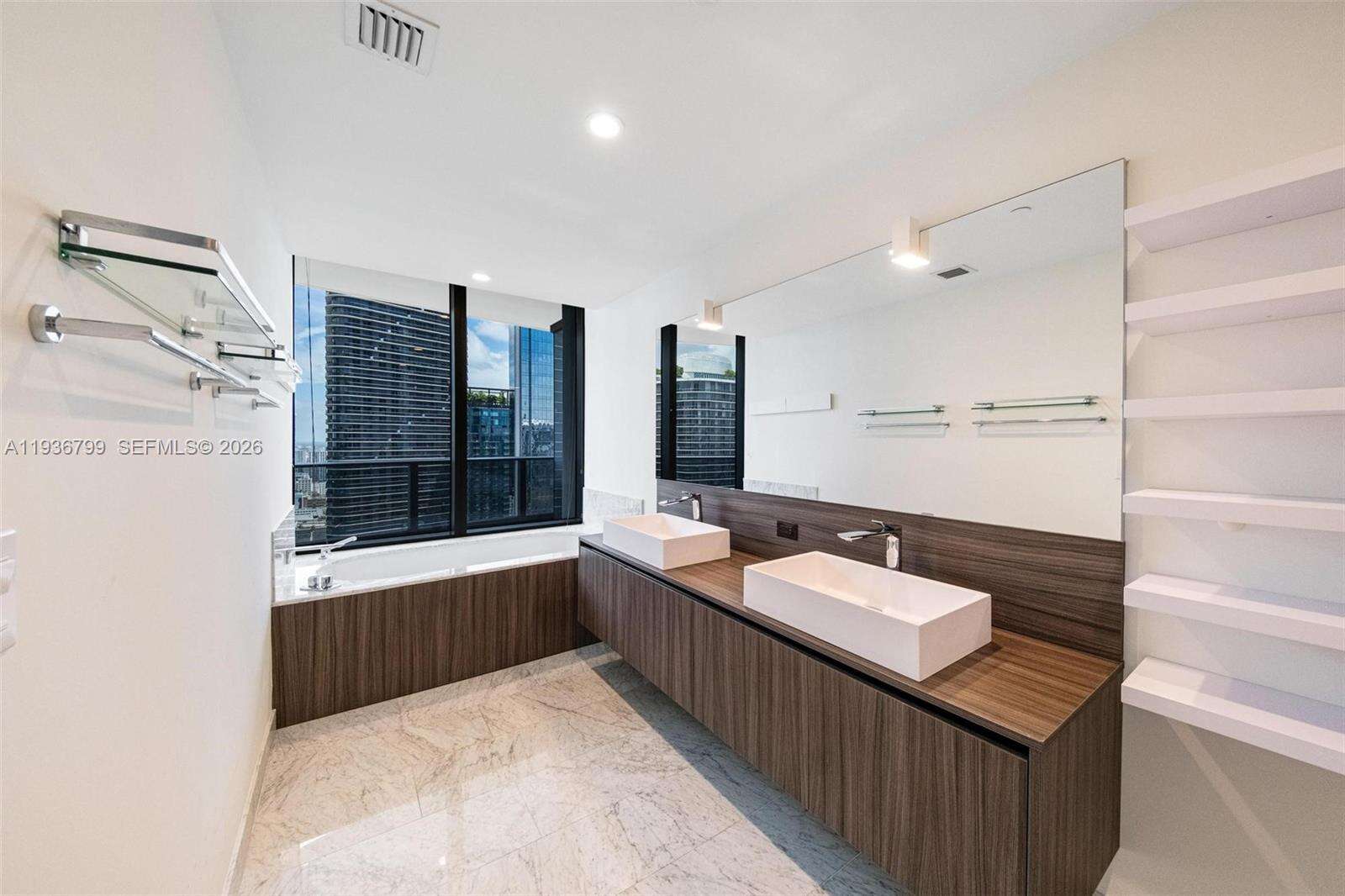 BRICKELL FLATIRON - 1000 Brickell Plz, Miami, FL 33131 | Picture 12