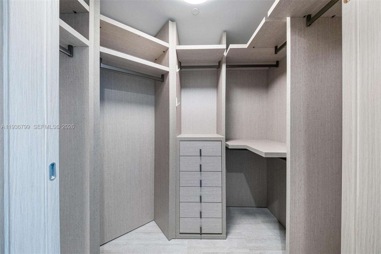 BRICKELL FLATIRON - 1000 Brickell Plz, Miami, FL 33131 | Picture 13