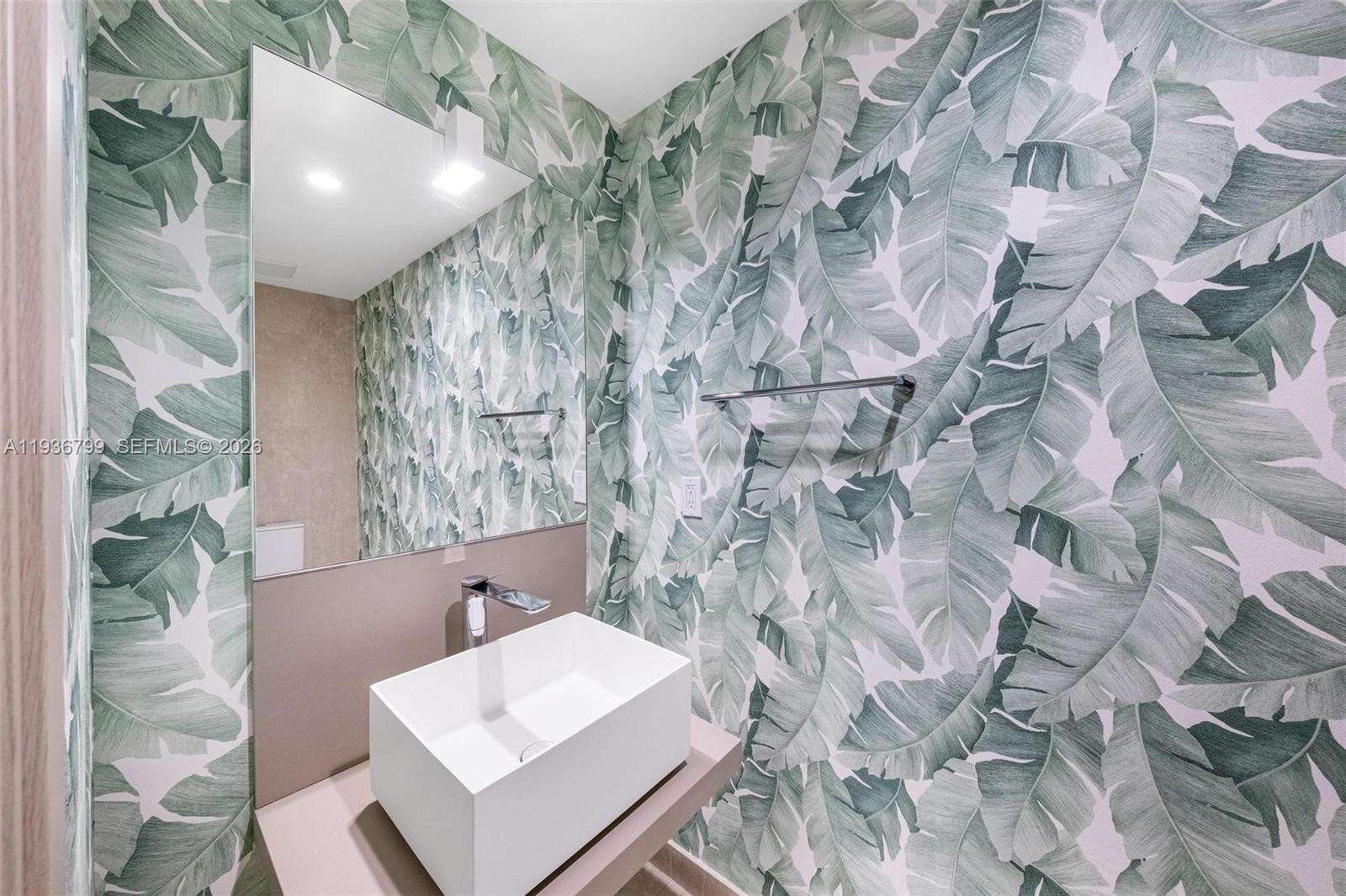 BRICKELL FLATIRON - 1000 Brickell Plz, Miami, FL 33131 | Picture 18