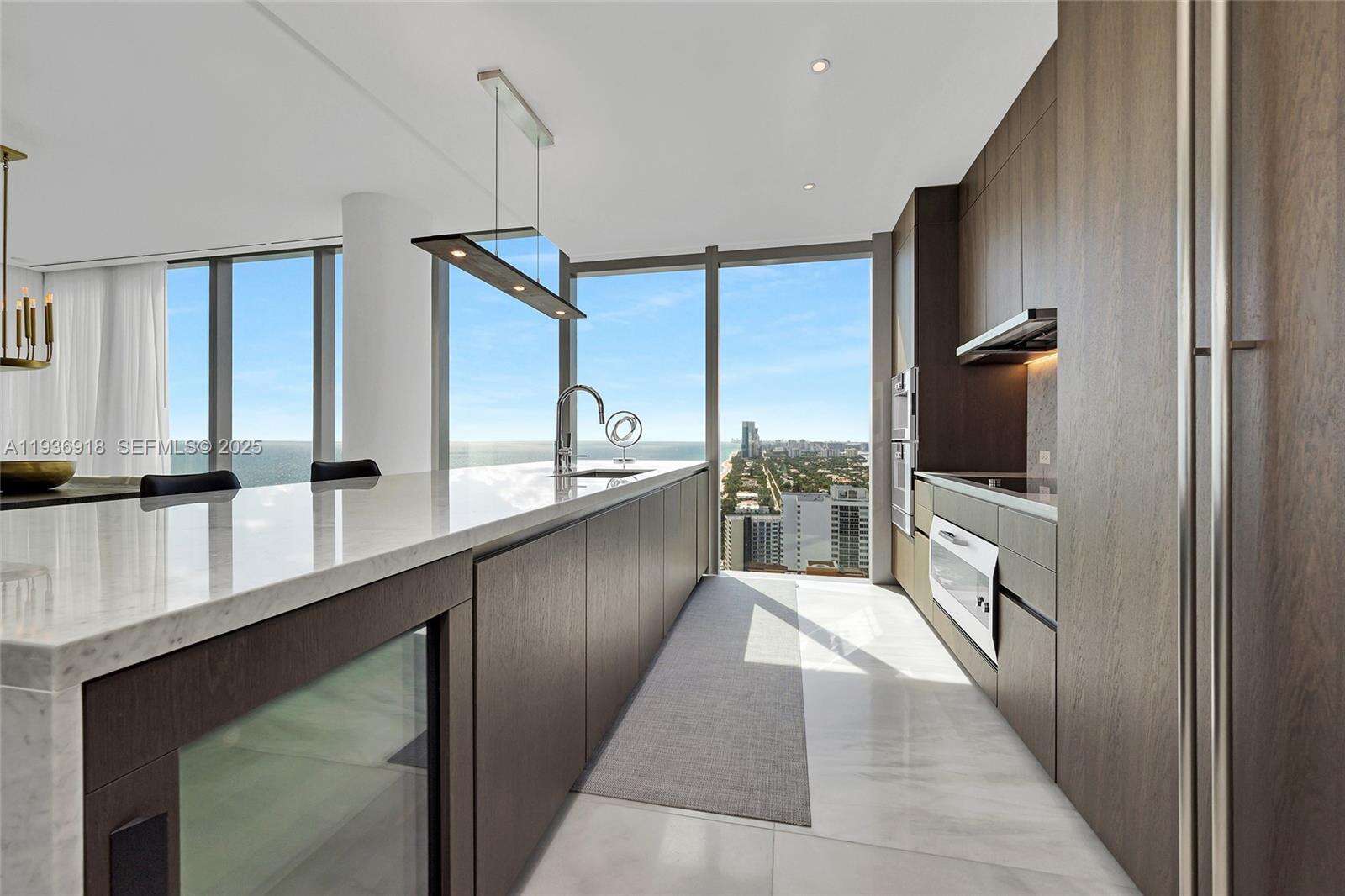 2000 OCEAN - 2000 Ocean Dr, Hallandale Beach, FL 33009 | Picture 3