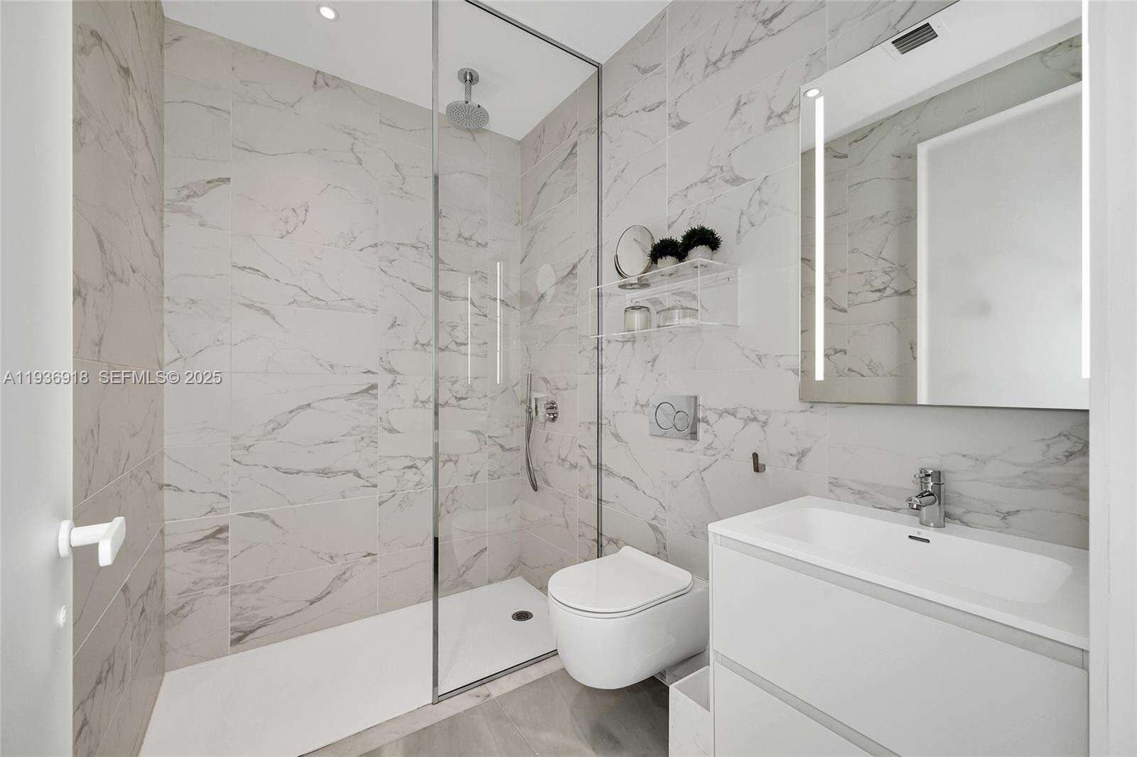 2000 OCEAN - 2000 Ocean Dr, Hallandale Beach, FL 33009 | Picture 30