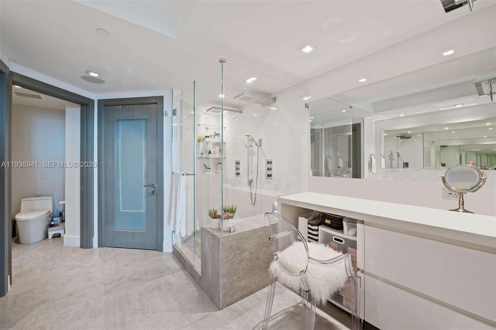 JADE RESIDENCES AT BRICKELL BAY - 1331 Brickell Bay Dr, Miami, FL 33131 | Picture 12